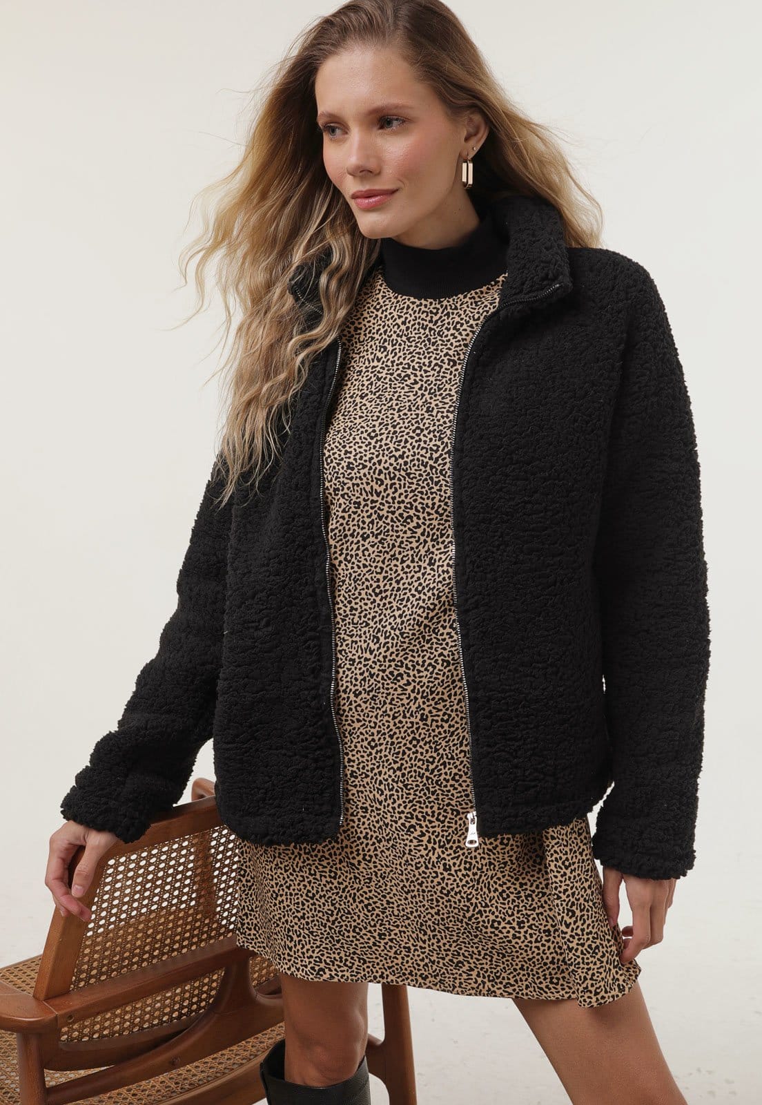 Vista principal Jaqueta Facinelli by MOONCITY Pelo Preta Facinelli preto