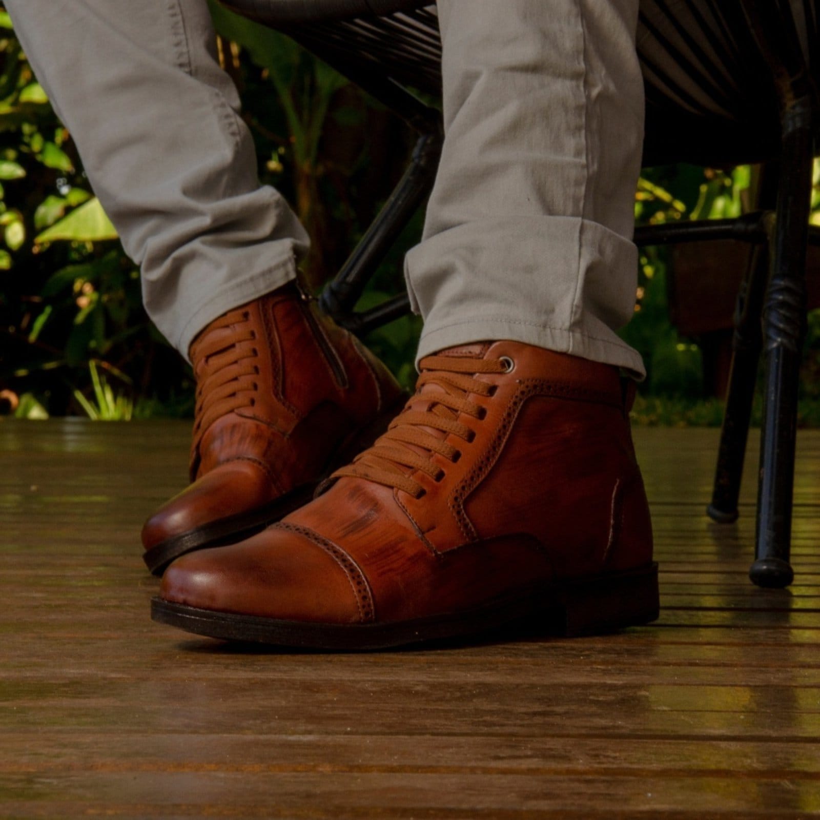 Vista 2 Bota Masculina Coturno Couro Estiloso Elegante Ziper Lateral Whisky super shoes marrom