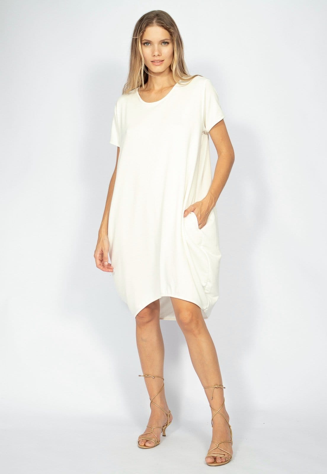 Vista principal Vestido Curto Malha Amazonia Vital Amplo Always Off White Amazonia Vital off-white white