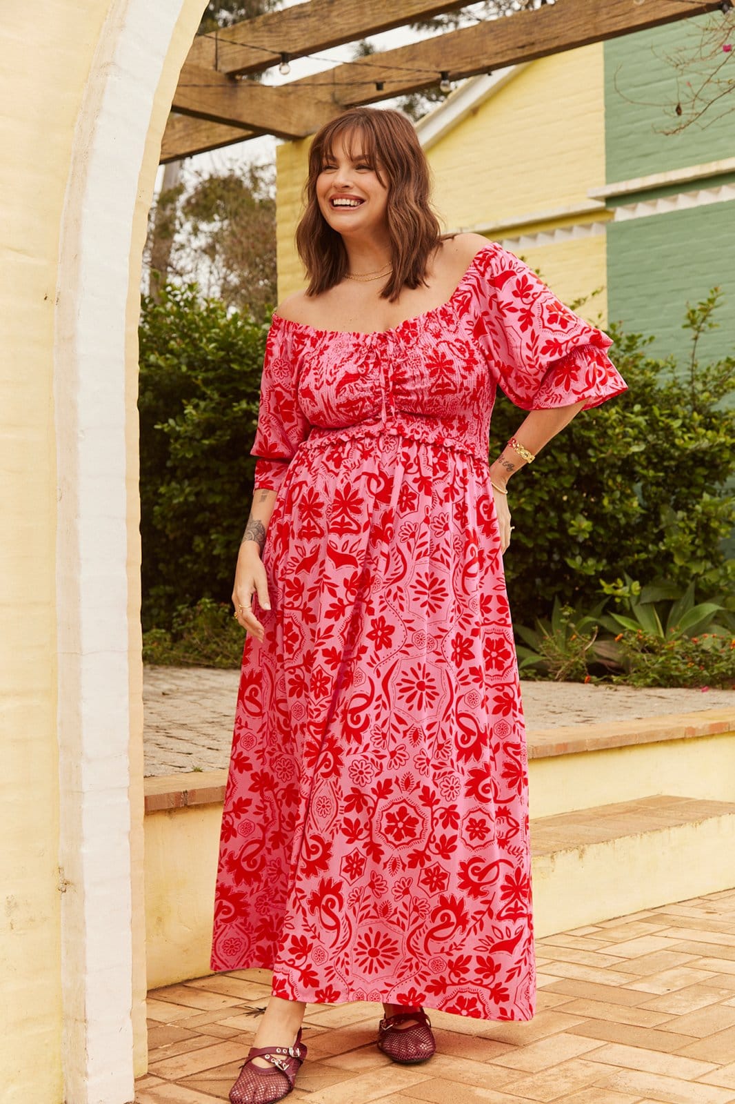 Vista 2 Vestido In Love Baviera Estampa Fundo In Love rosa