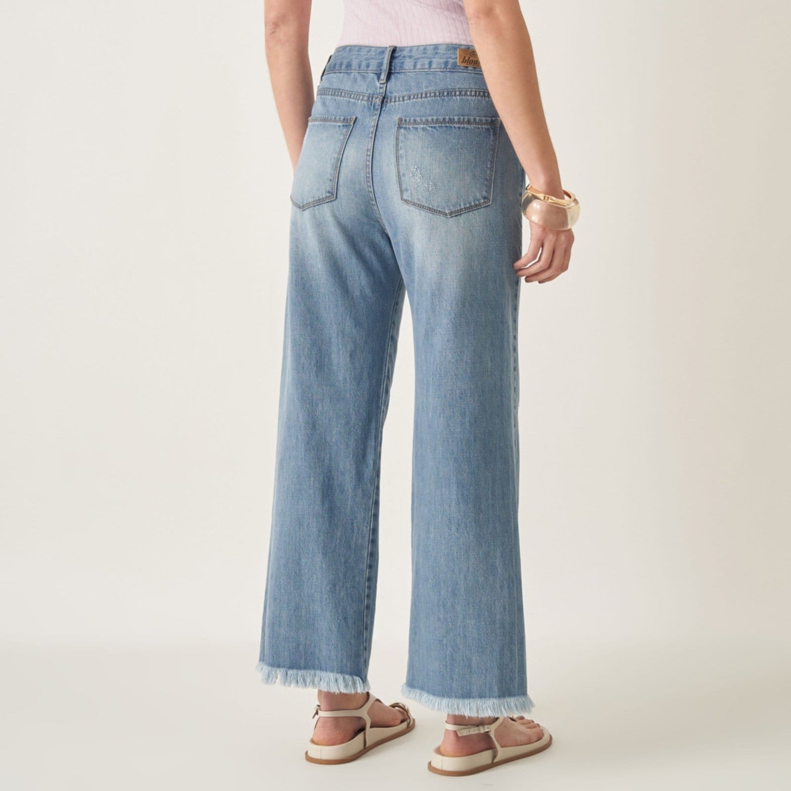 Vista 2 Calça Jeans Wide Cropped com Barra Desfeita Bloom azul