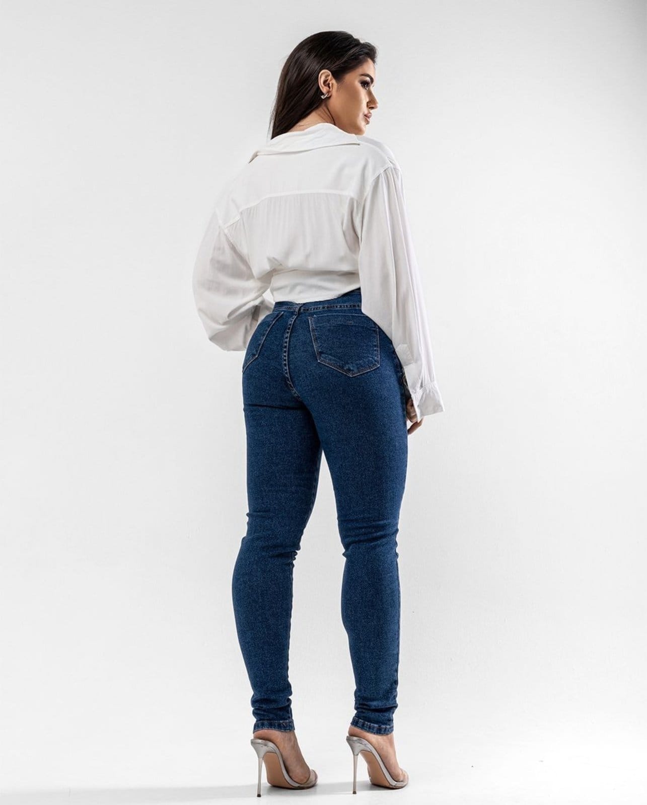 Vista 2 Calça Mom Feminina Cintura Alta Básica com Elastano 00201 Escura Consciência jeans