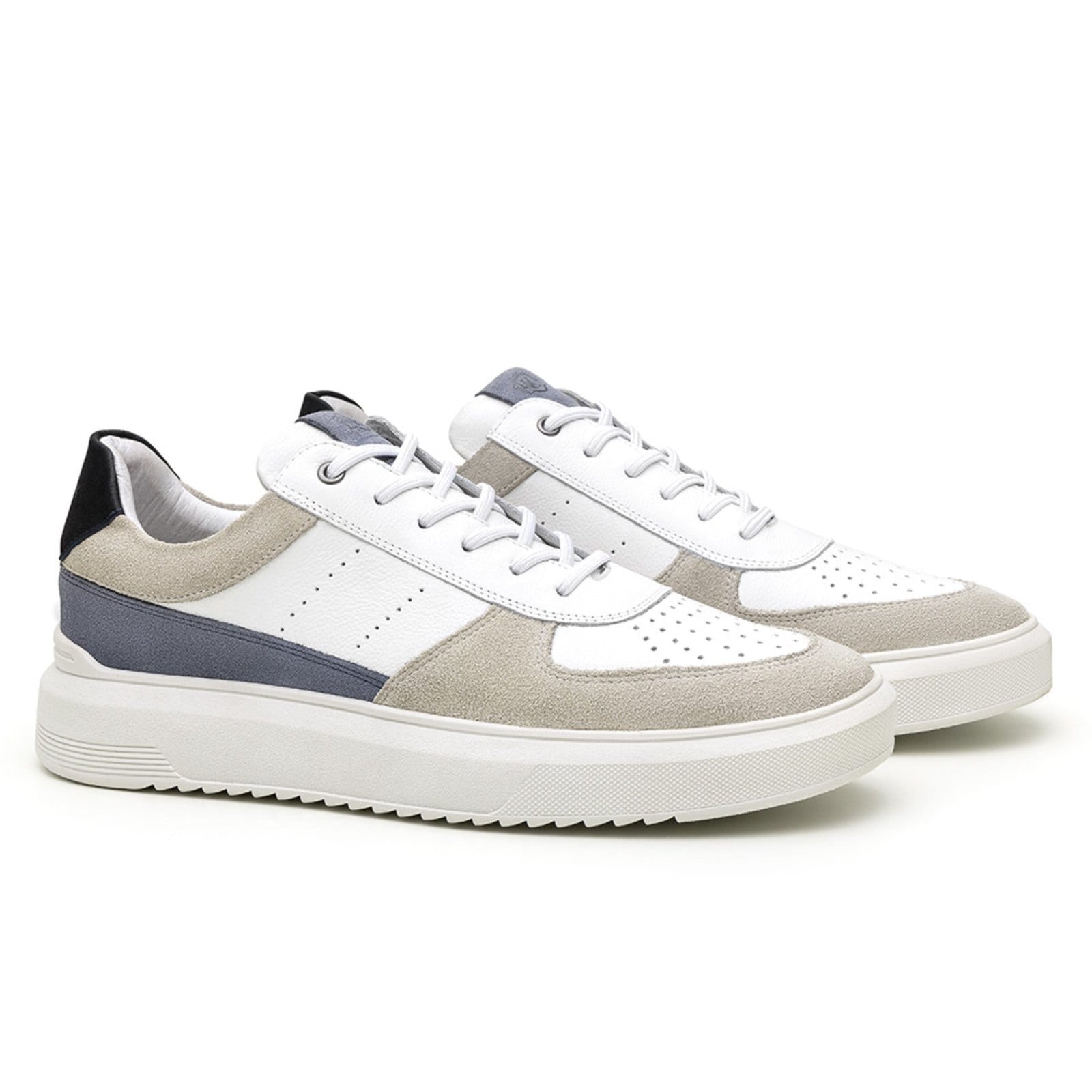 Tênis Masculino Casual Chazak em Couro Branco e Bege com Solado Alto