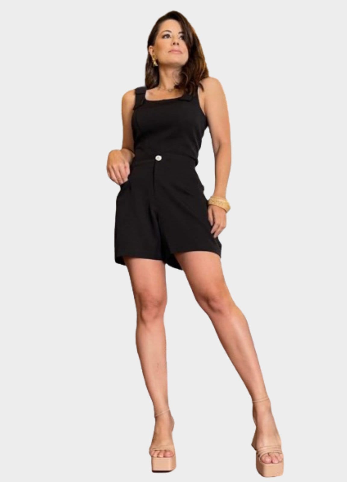 SHORT FEMININO COM BOTÁO DE STRASS