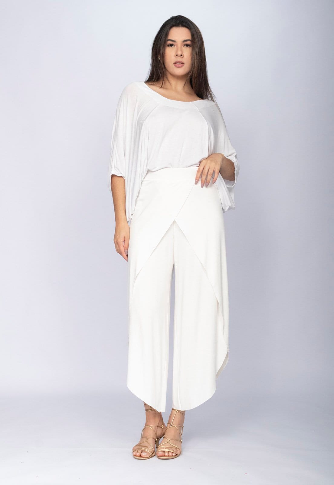 Vista 2 Calça Amazonia Vital Pantacourt Garatéa Transpassada Malha Branca Amazonia Vital branco