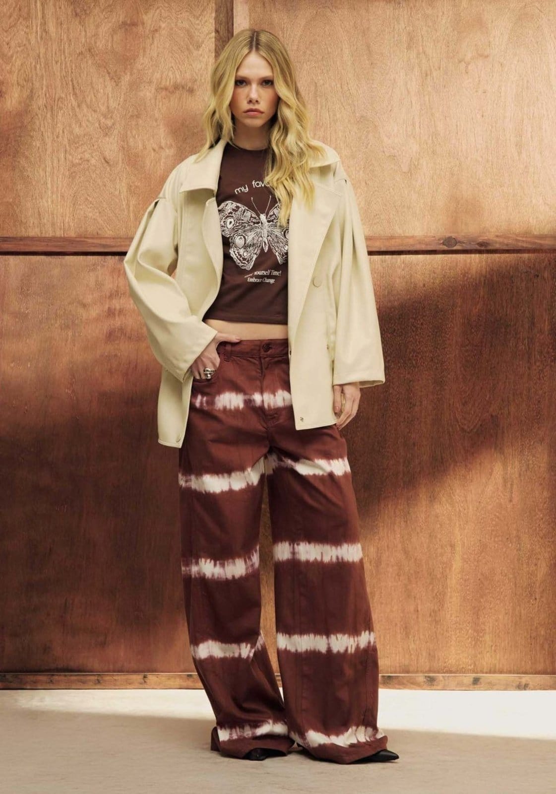 Vista principal Calça Sarja Wide Leg Cintura Média My Favorite Things bege