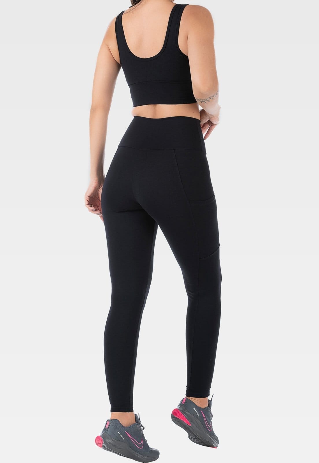 Vista 2 Conjunto Fitness Suplex Top e Calça Summer Soul Summer Soul preto