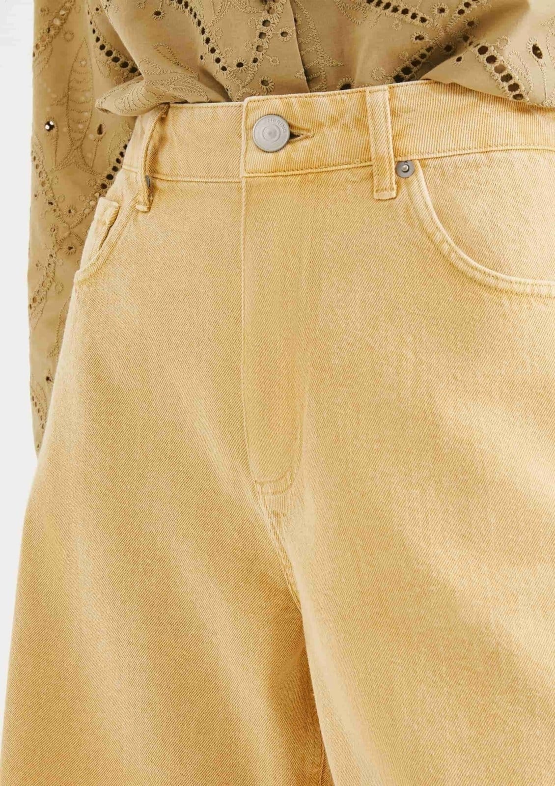 Vista 2 Bermuda Feminina Cintura Média Em Sarja Hering off-white