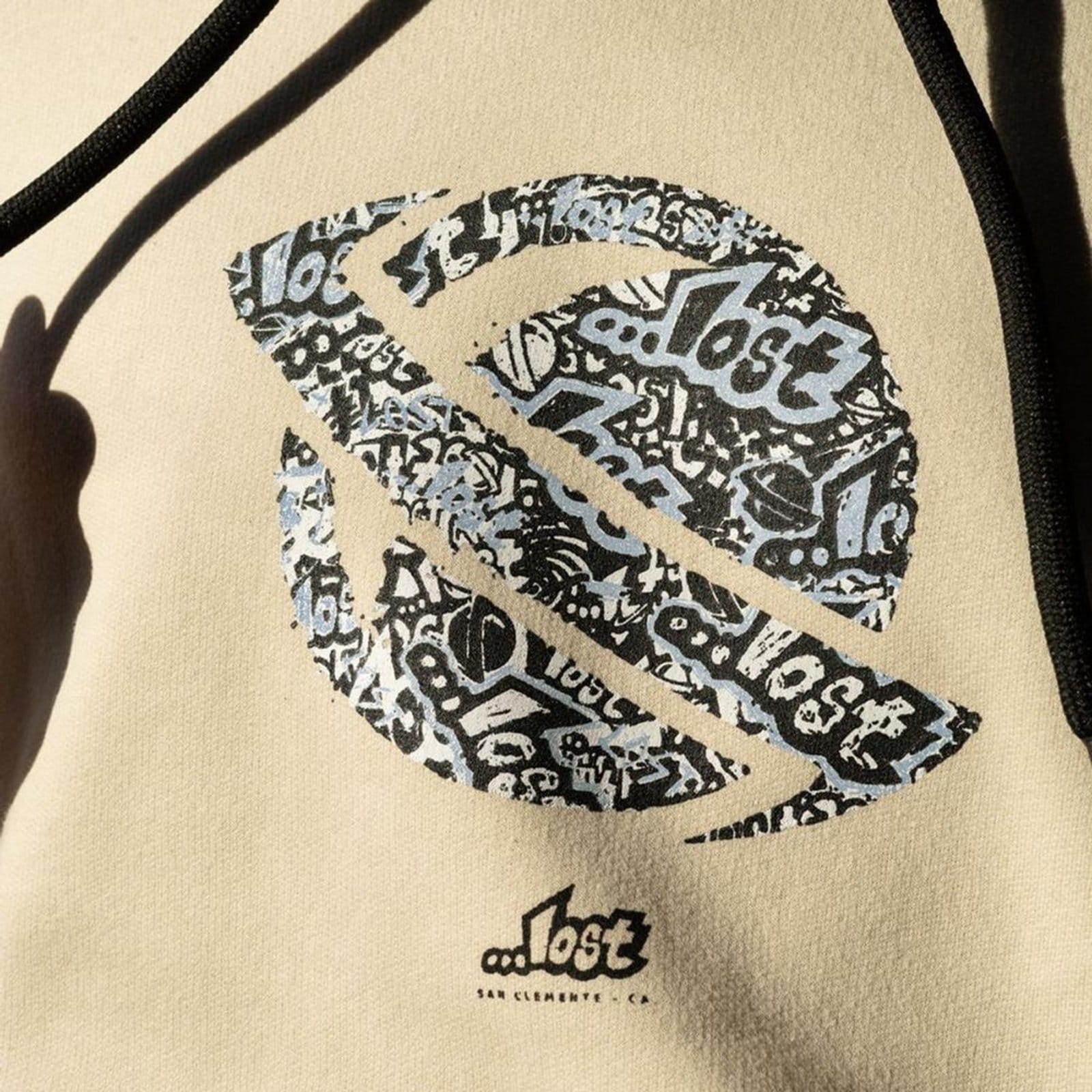 Vista 2 Moletom Lost Canguru Lostmaniac WT24 Masculina Tapioca Lost marrom