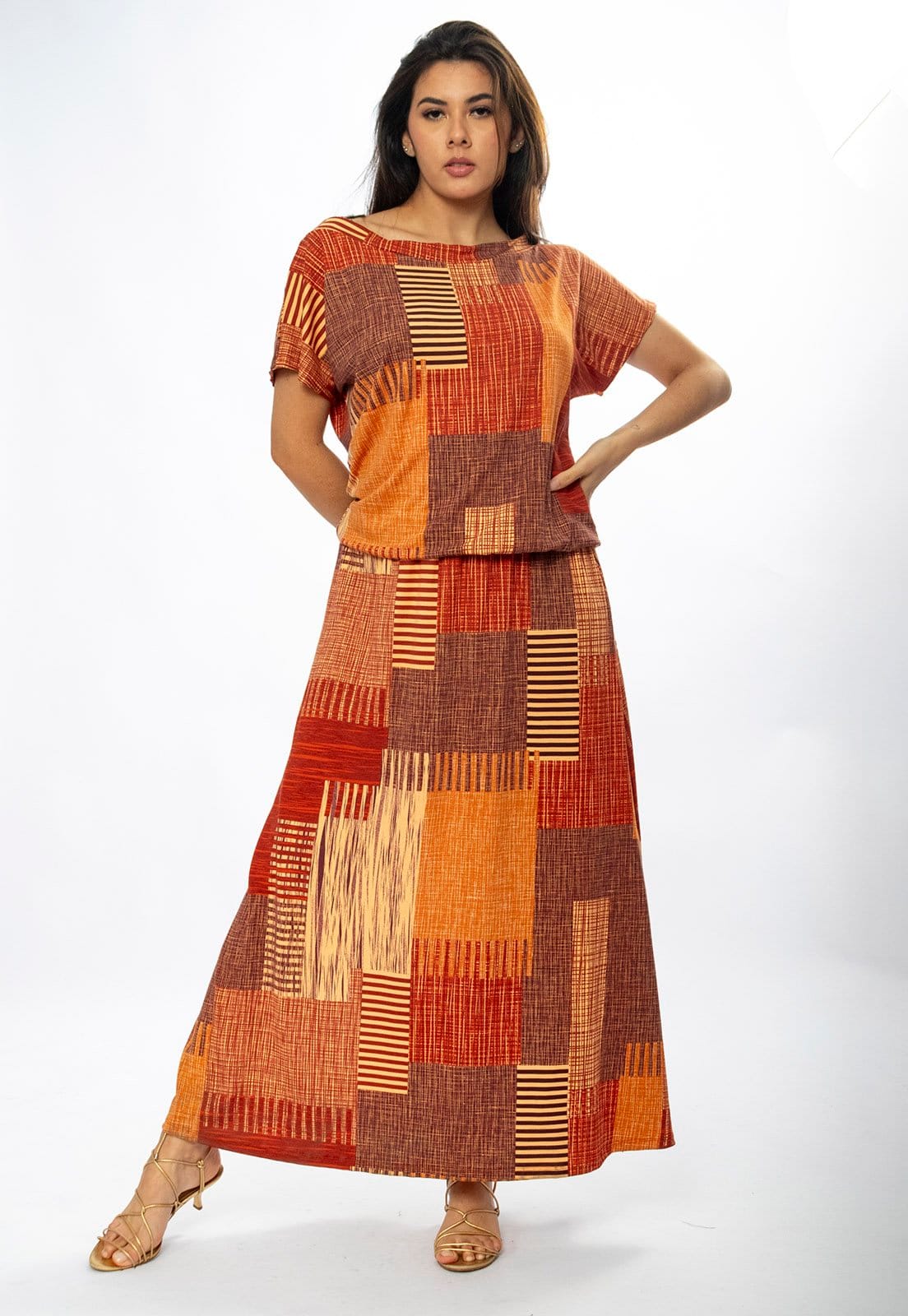 Vista 2 Vestido Longo Amazônia Vital Morcego Malha Estampa Tramas do Sol Amazonia Vital bege/marrom/vermelho