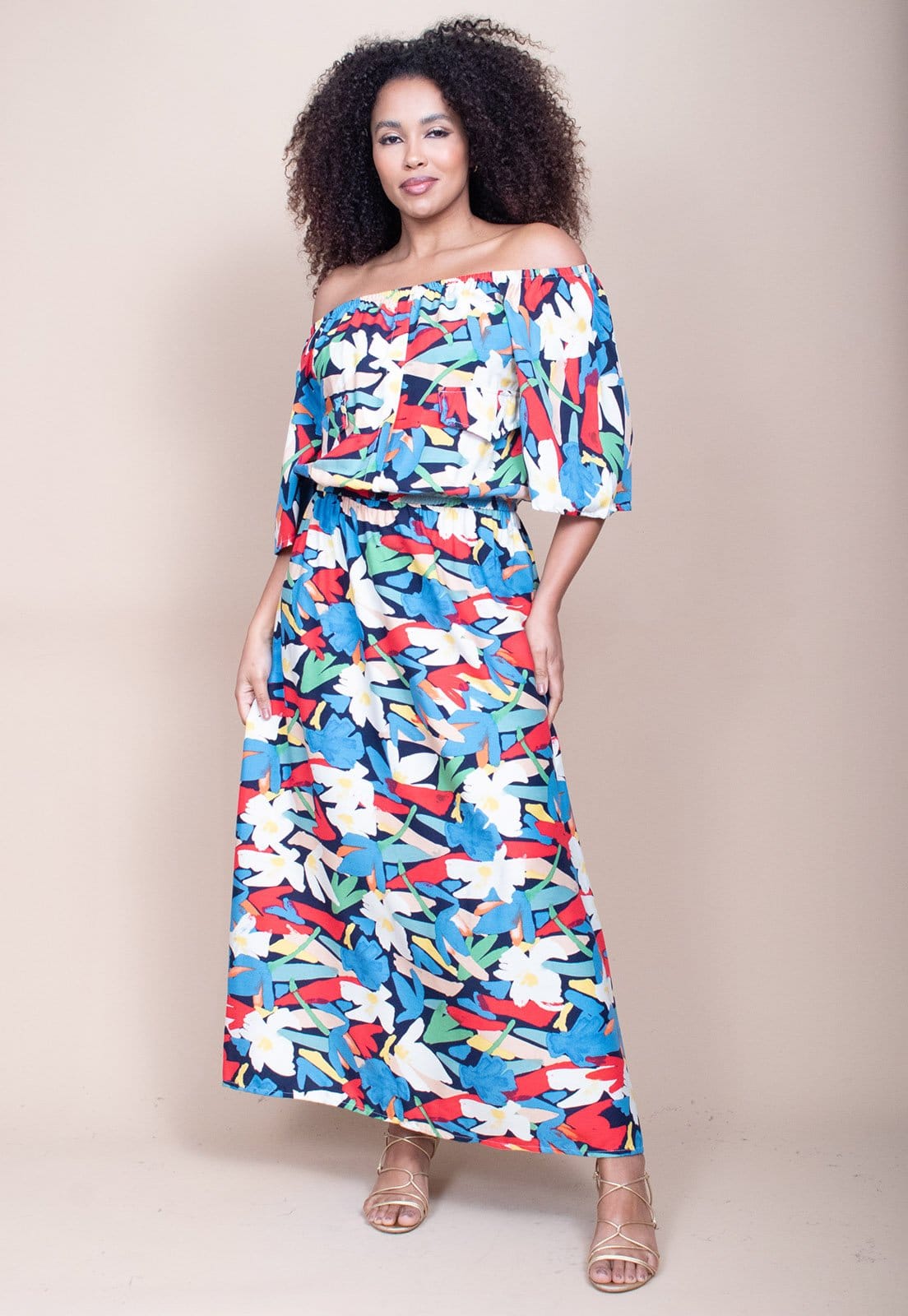 Vista 2 Vestido Midi Cabanafree Ciganinha Viscose com Lapela Estampa Floresce Cabanafree estampado/verde/vermelho