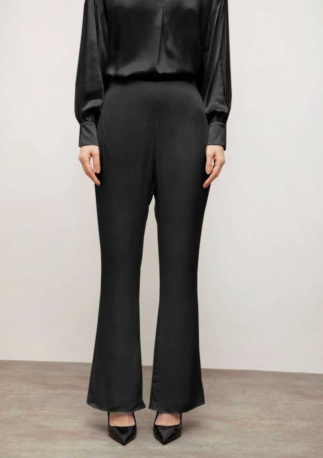 Vista 2 Calça Iódice Boot Cut Alta IÓDICE preto