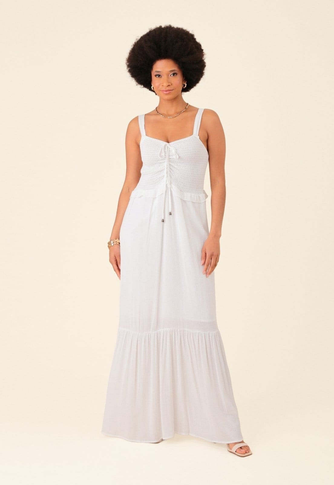 Vista 2 Vestido Longo Pop Me Em Viscose Texturizada Alça E Babados Pop Me branco