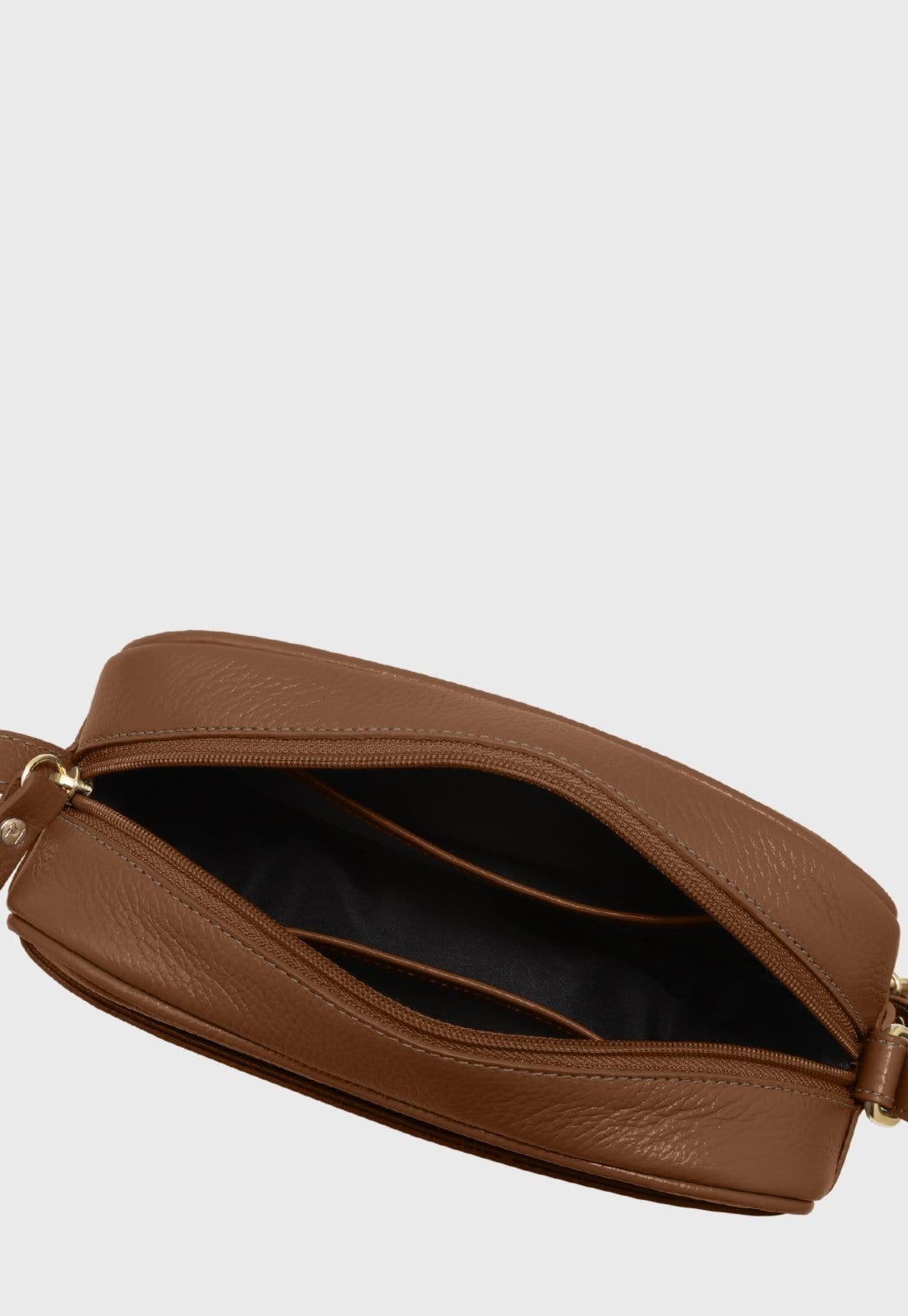 Vista 2 Bolsa Transversal Couro Mariart Quinoa Camel Mariart caramelo