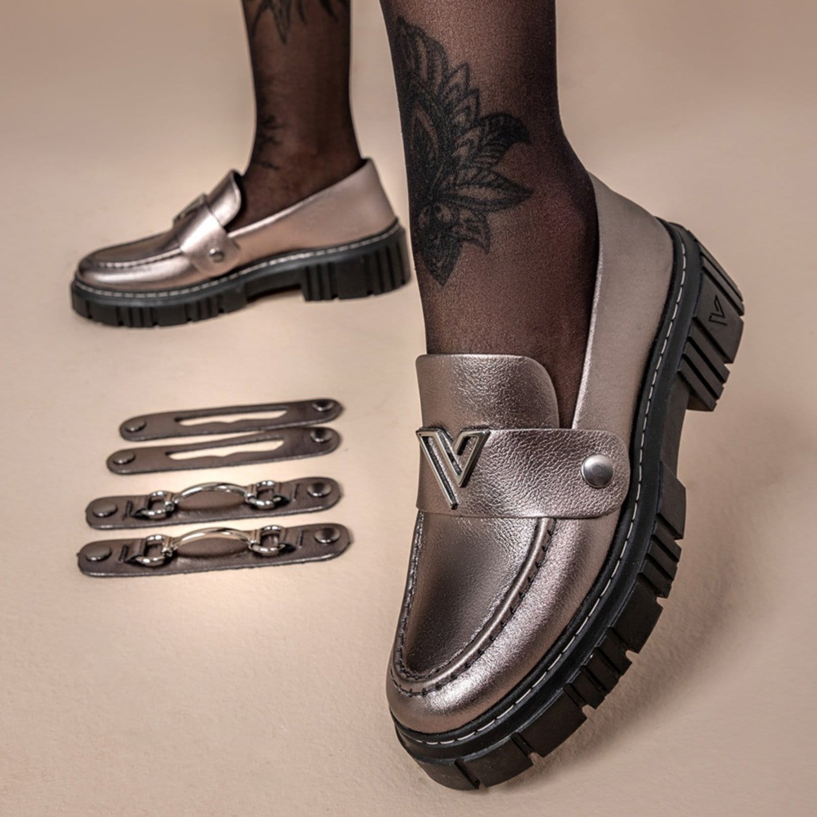 Mocassim Feminino em Couro Vittal com Kit 3 Fivelas Removíveis Onix - 2