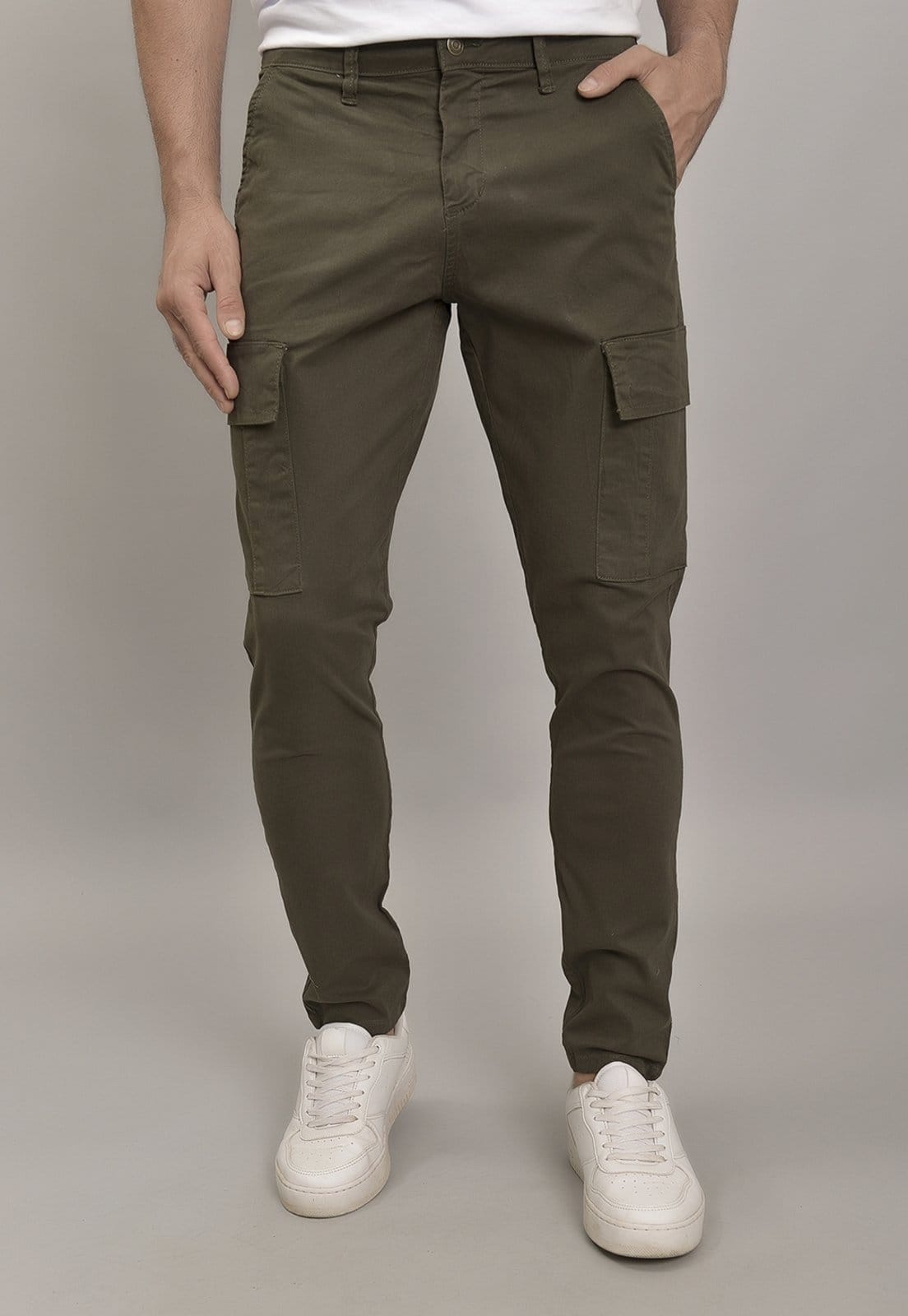 Calça Cargo Masculina Slim Fit com Passante e Bolso-Faca