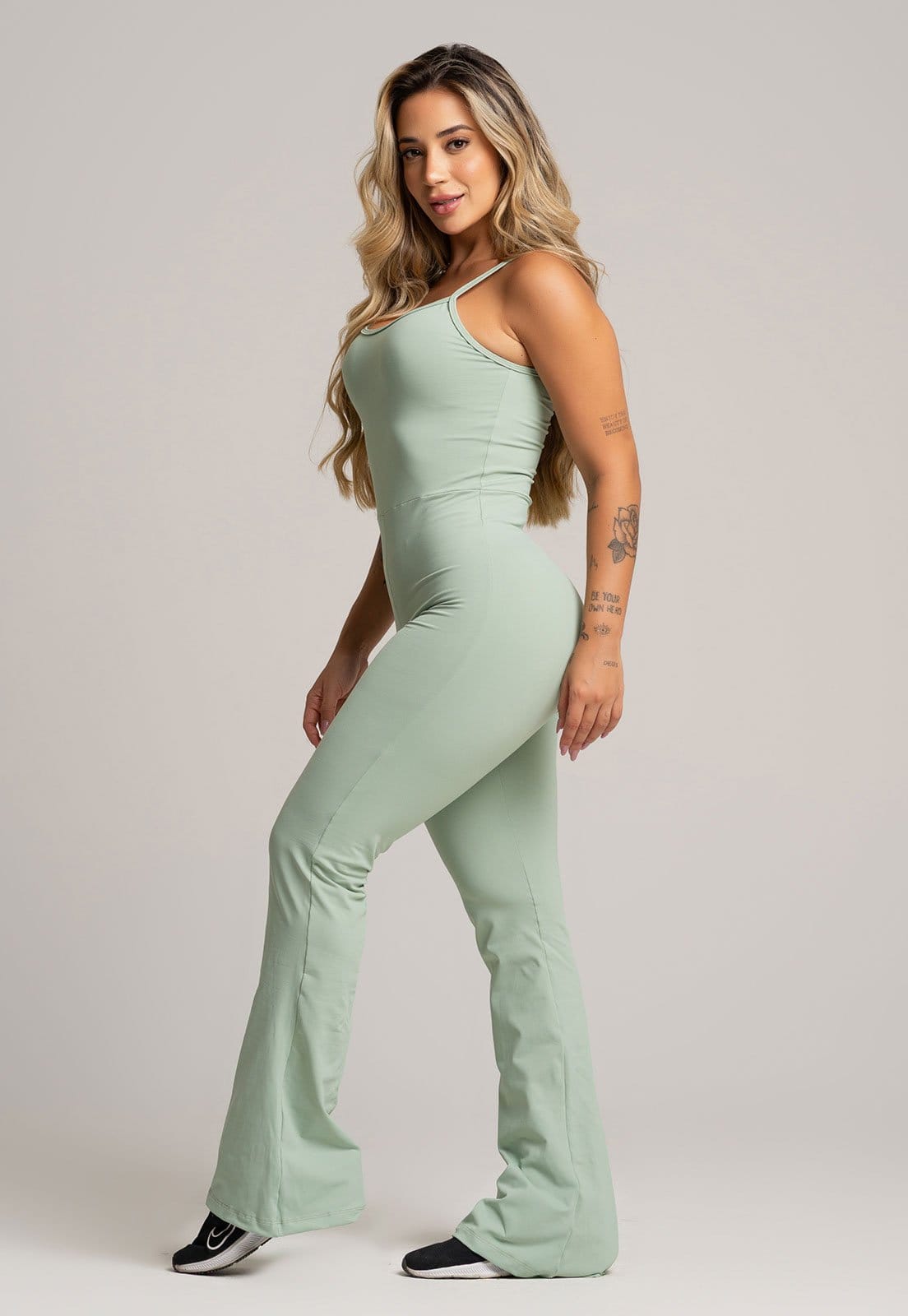 Macacão Flare MVB Modas Fitness Academia Alcinha de Regulagem Poliamida Pistache