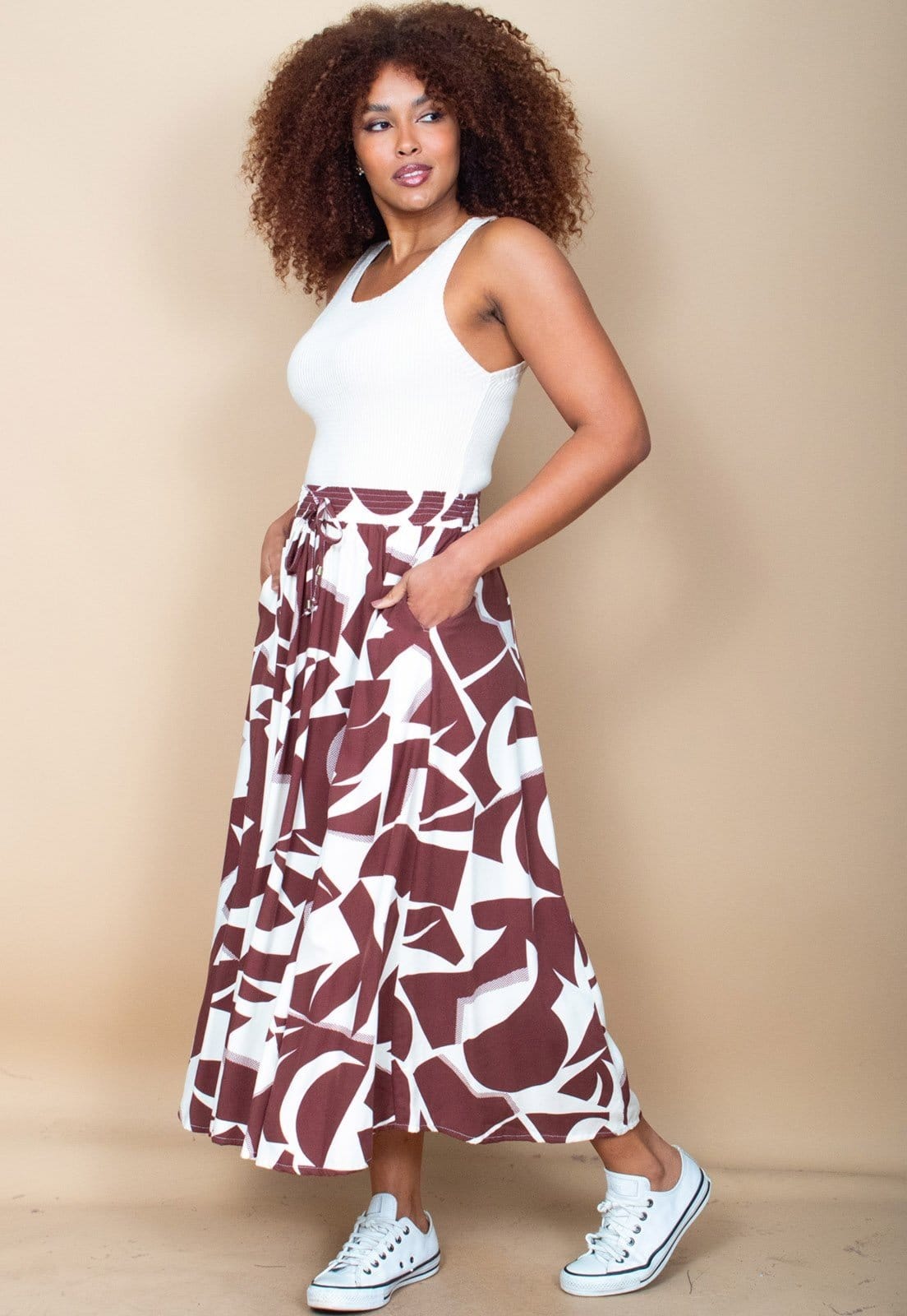 Vista 2 Saia Cabanafree Longa Estampa Raízes Cabanafree branco/estampado/marrom