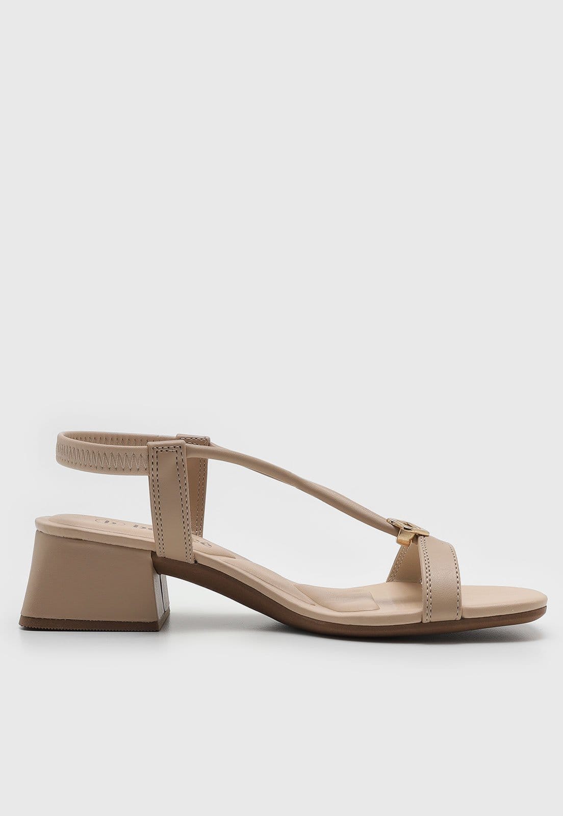 Vista 2 Sandália Feminina cê Salto Bloco Detalhe Metálico BEBECÊ bege