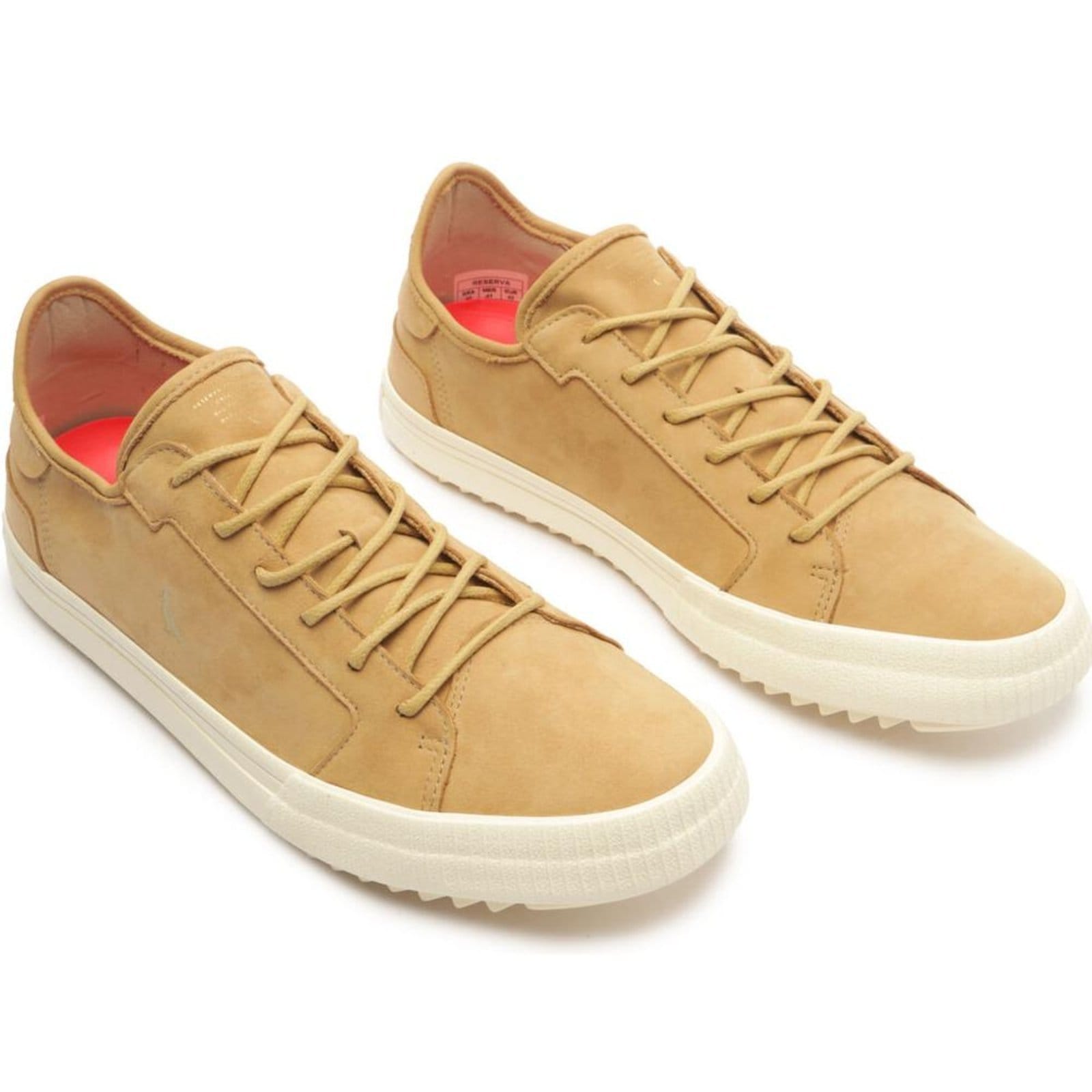Vista 2 Tenis Masculino Reserva Neo Buck II Camel RESERVA GO caramelo