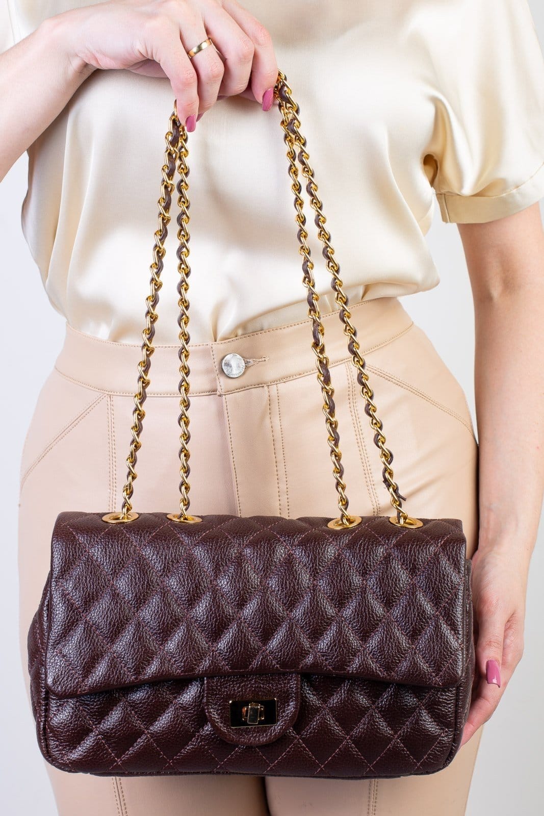 Vista principal Bolsa Andrea Vinci De Couro Matelassê Quilted Penélope - Café Andrea Vinci vermelho