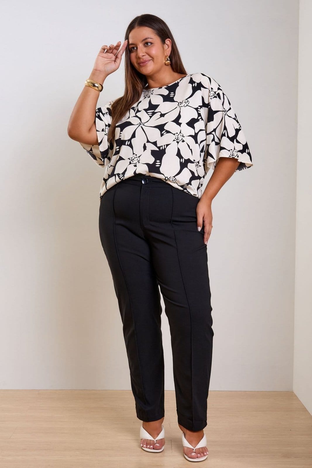 Vista 2 Calça Feminina Nervuras Marialícia Marialícia preto