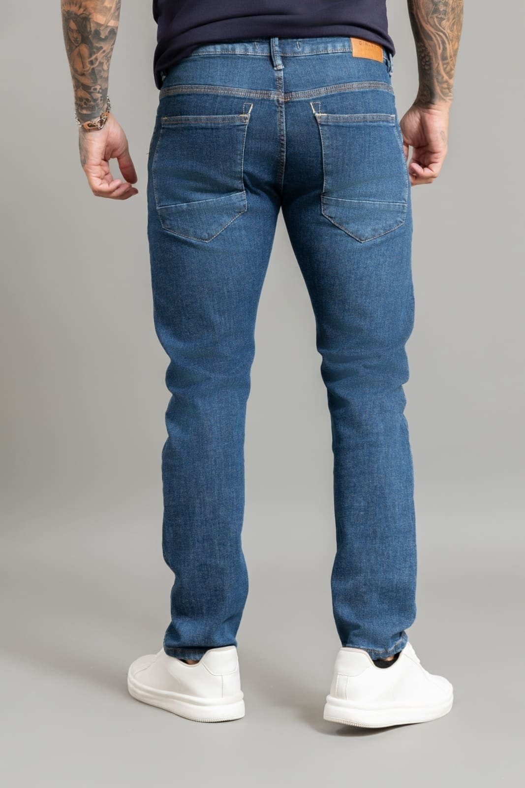 Vista 2 Calça Jeans Masculina Arqueada Lavagem Escura Dialogo Dialogo Jeans azul
