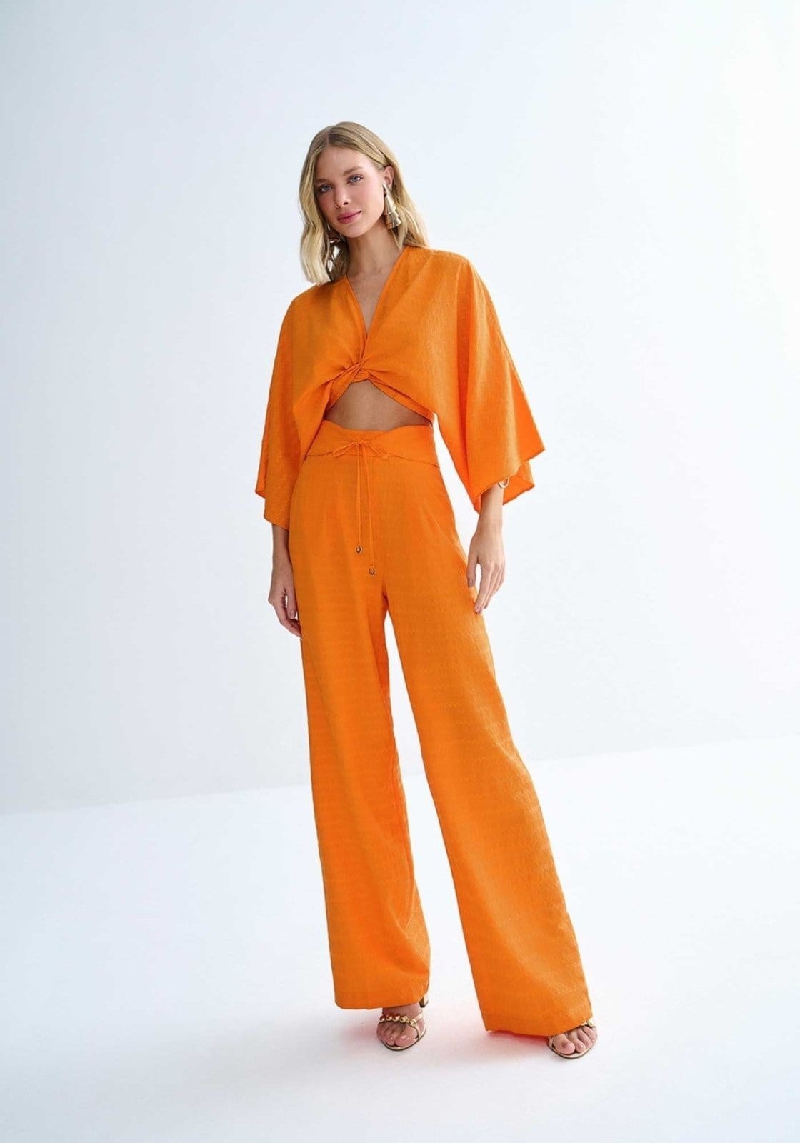 Calça Pantalona em Jacquard com Amarração Cós