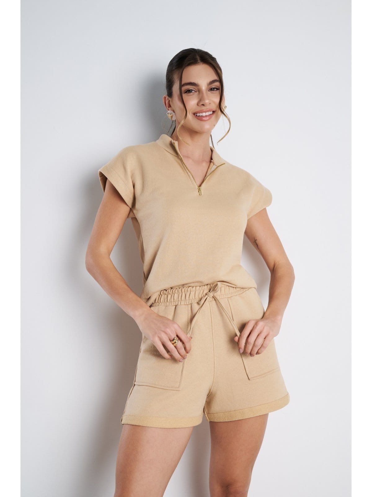 Vista 2 Short Feminino MeuJeans Amora Moletinho Cappuccino Meu Jeans bege