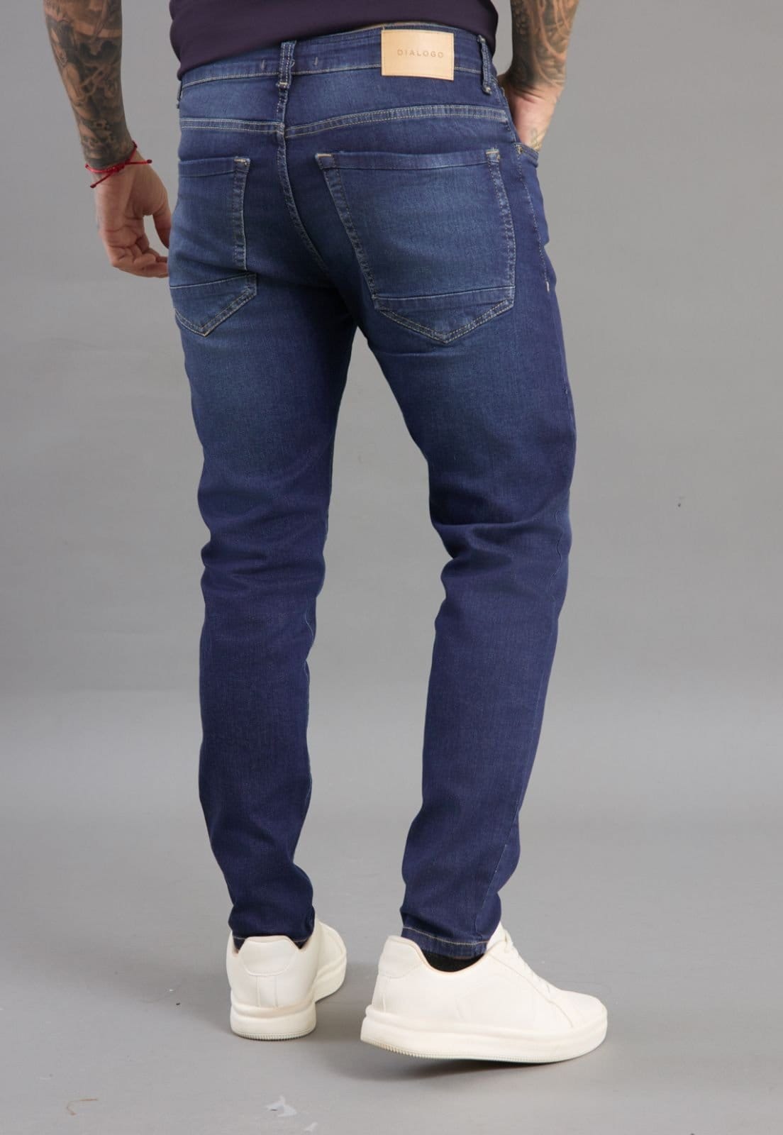 Vista 2 Calça Jeans Masculina Skinny Lavagem Escura com Elastano Dialogo Dialogo Jeans azul