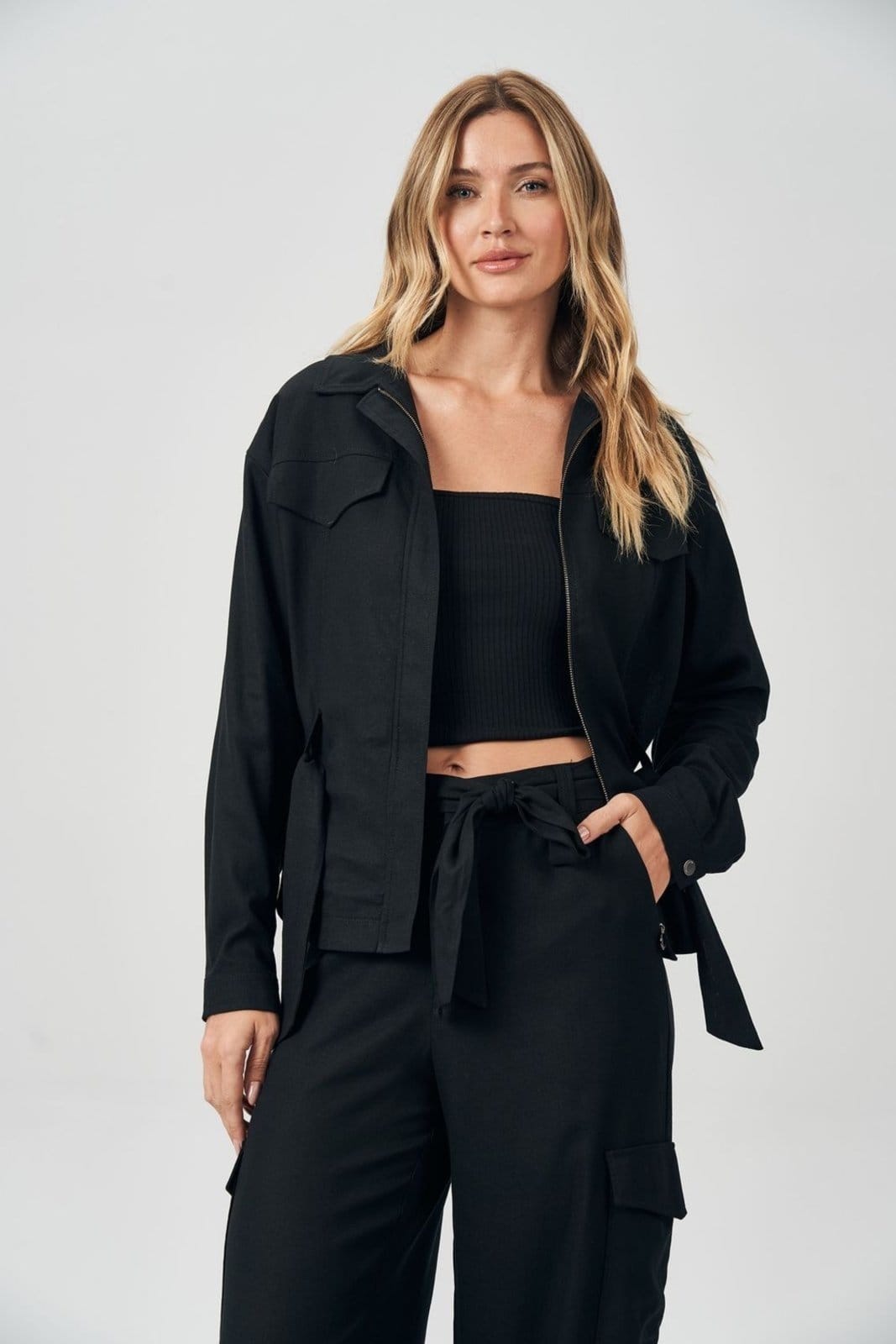 Jaqueta Linho Com Faixa Feminina Acostamento