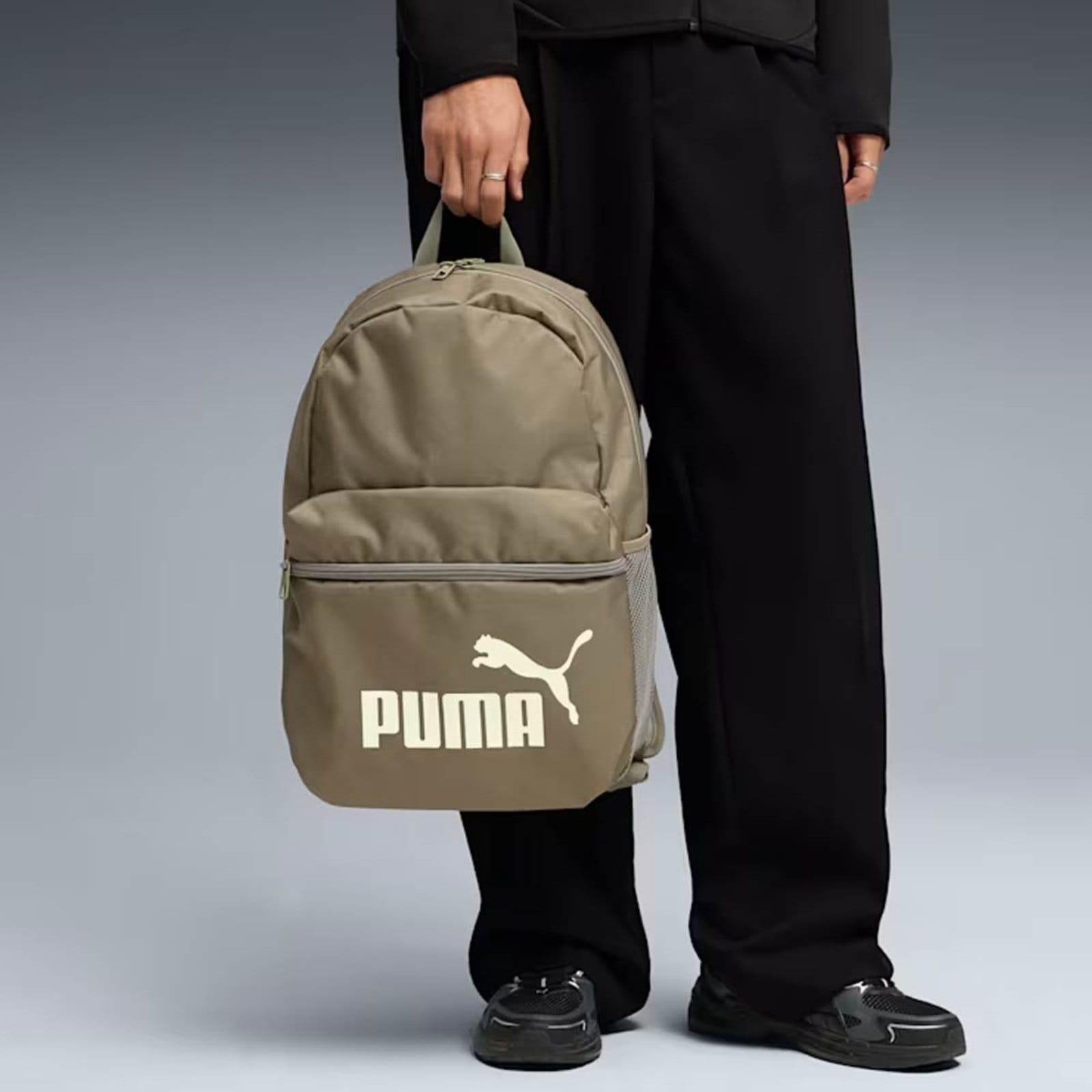 Vista 2 Mochila Puma Phase Logo Oliva Puma verde