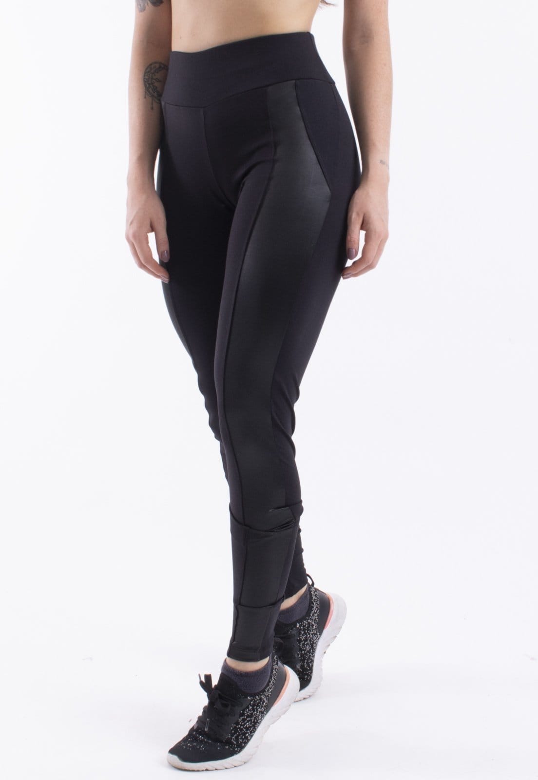 Vista 2 Calça Térmica Bravaa Store Montaria Flanelada Legging Forrada Com Detalhe Em Cirrê 068 BRAVAA STORE preto