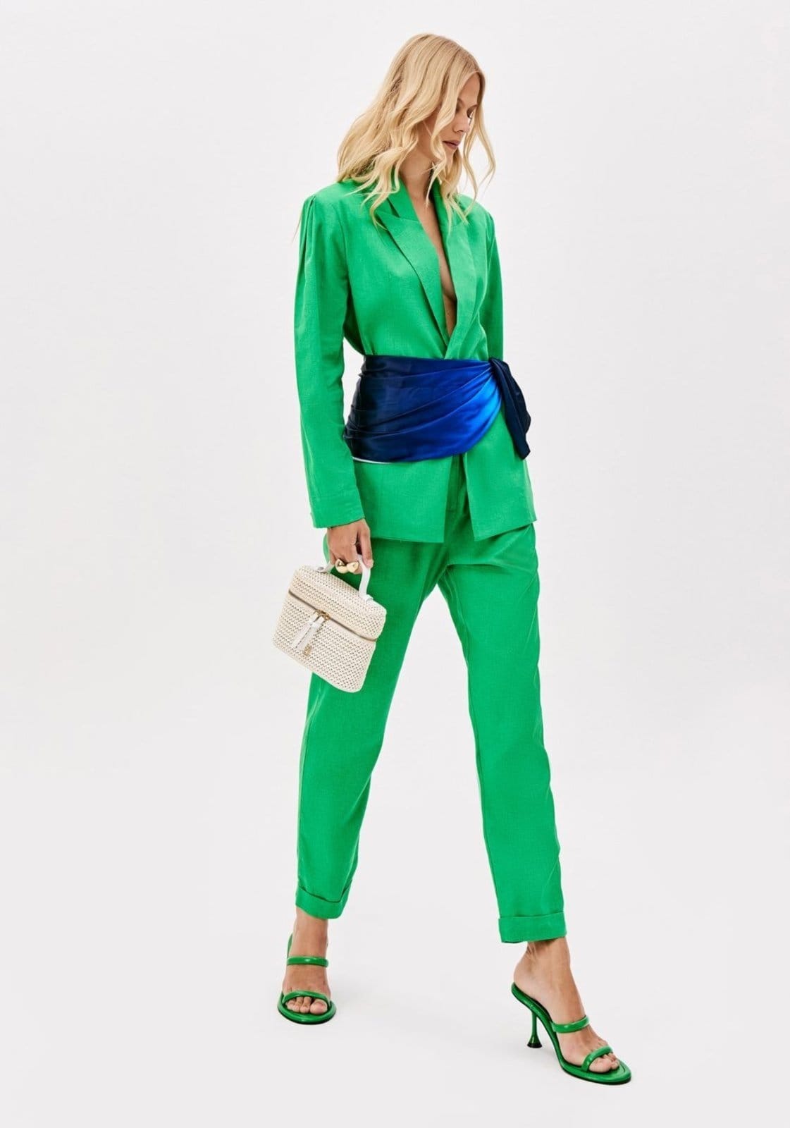 Vista principal Calça Carrot Cintura Alta Com Linho Lança Perfume branco