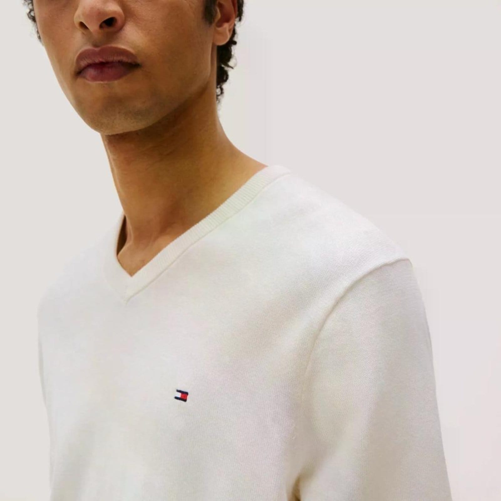 Suéter Clássico Gola V - 2