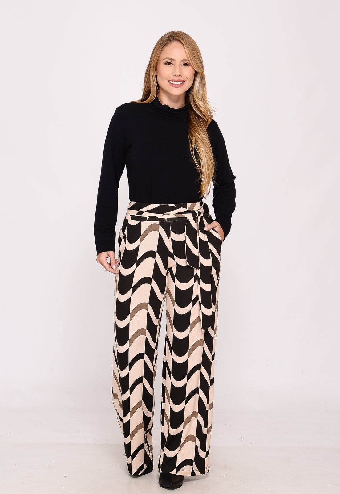 Vista principal Calça Pantalona Cós largo Bolsos BBonnie Sheila Estampa Preta BBonnie preto