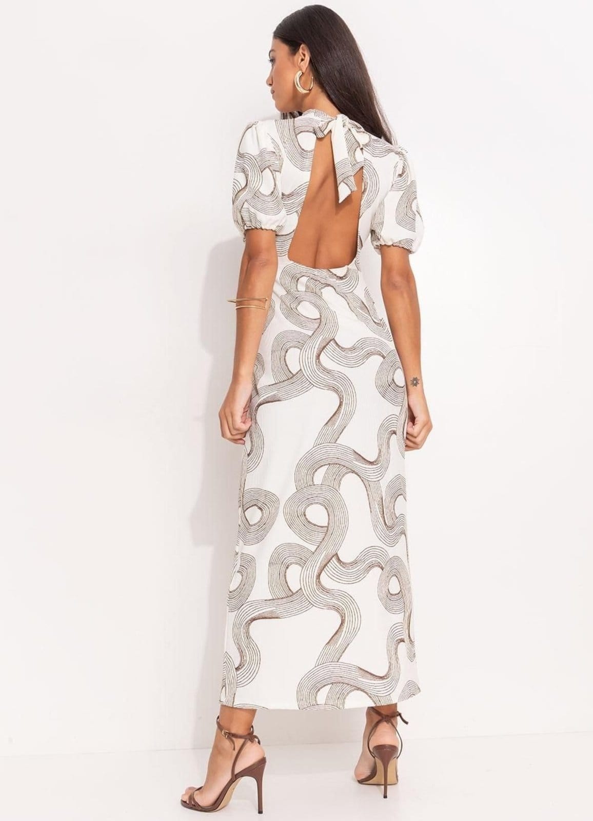 Vista 2 Vestido Canelado Abstrato Bicolor Colorido Quintess bege