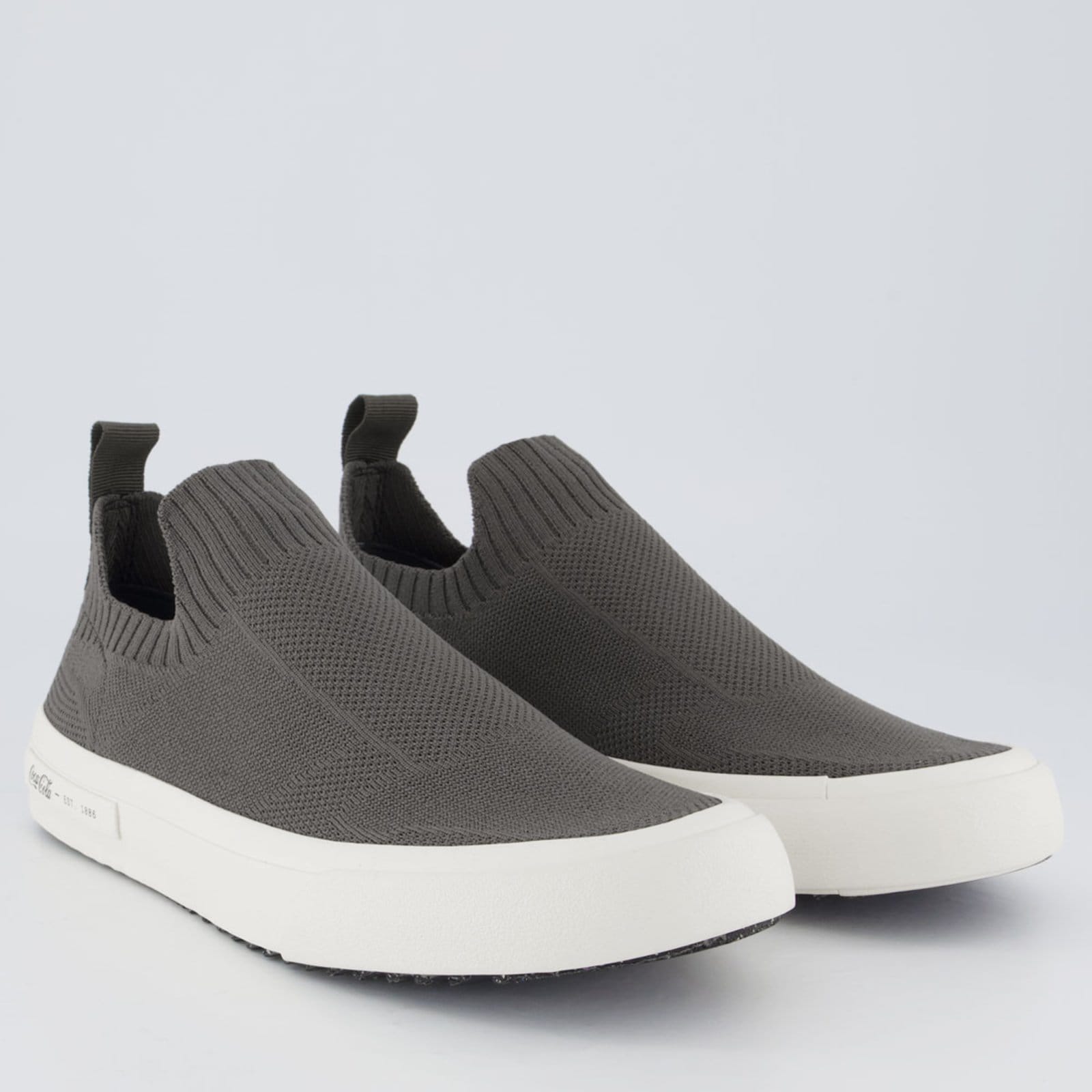 Vista 2 Tênis Coca Cola Stamp Chronos 2.0 e Branco Coca-Cola cinza