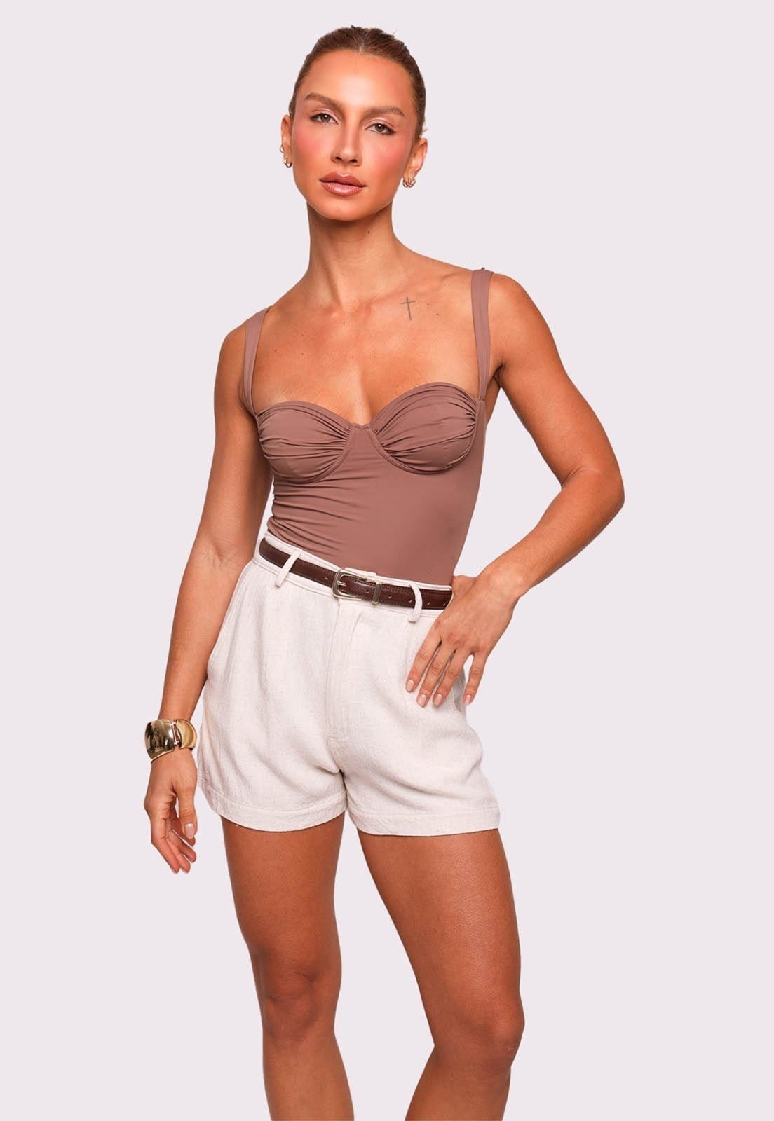 Vista principal shorts com linho sand Mundo Lolita mundololita nude sand