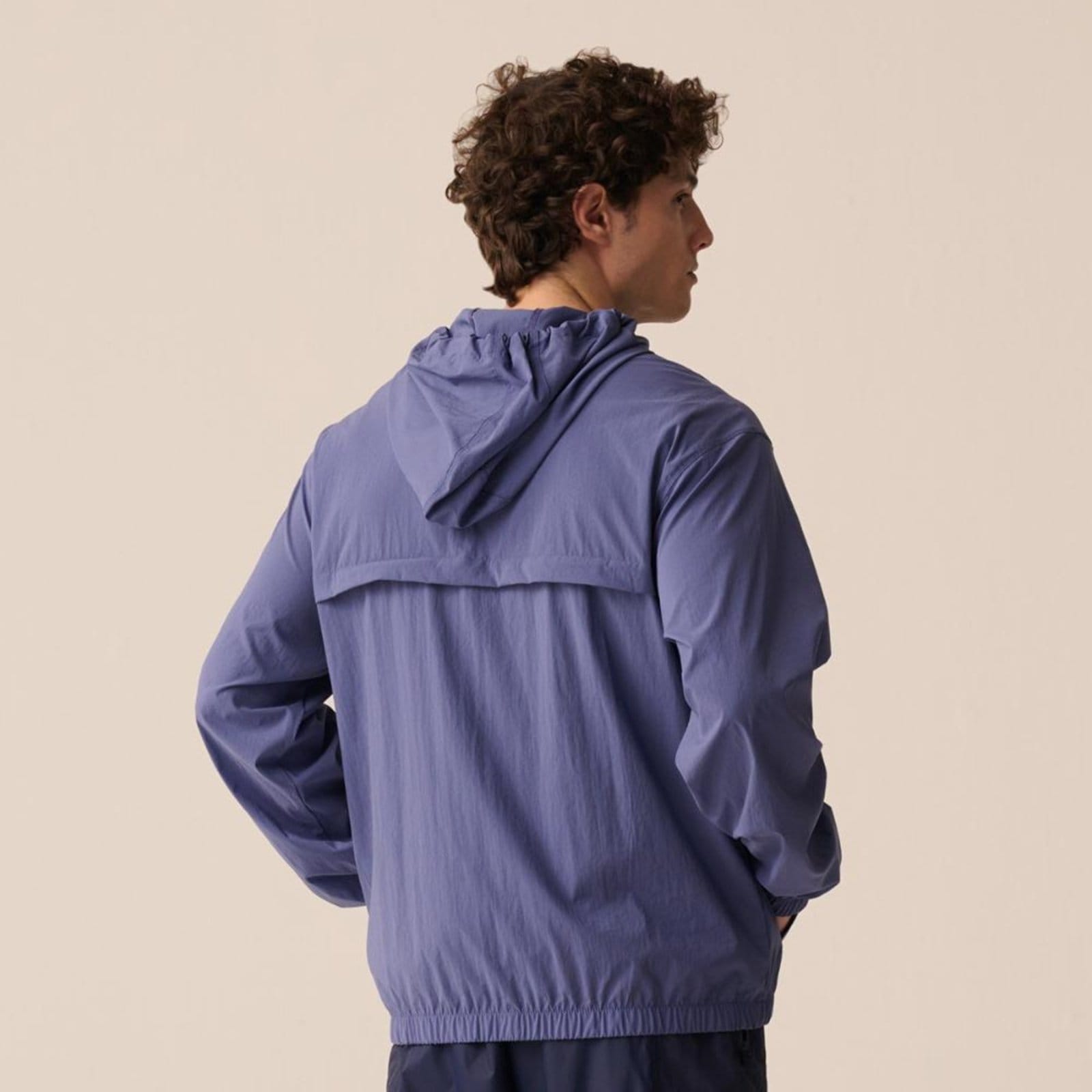 Vista 2 Jaqueta Fila Windbreaker Letter Masculina Fila incolor