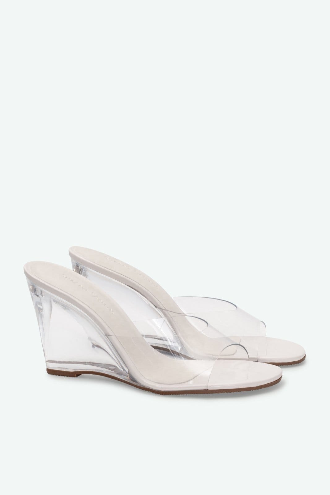 Vista 2 Tamanco Celina Suzana Santos transparente