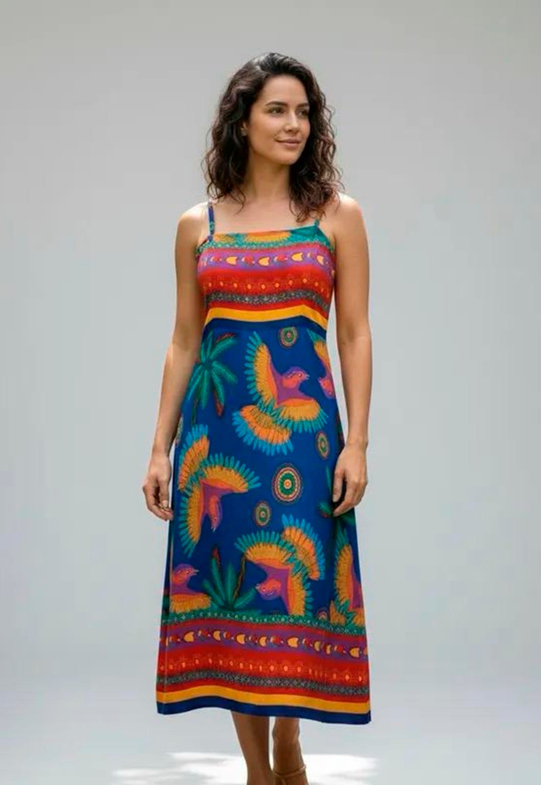 Vista 2 Vestido Amazonia Vital Midi Alça Fina Estampa Dança dos Passáros Amazonia Vital estampado