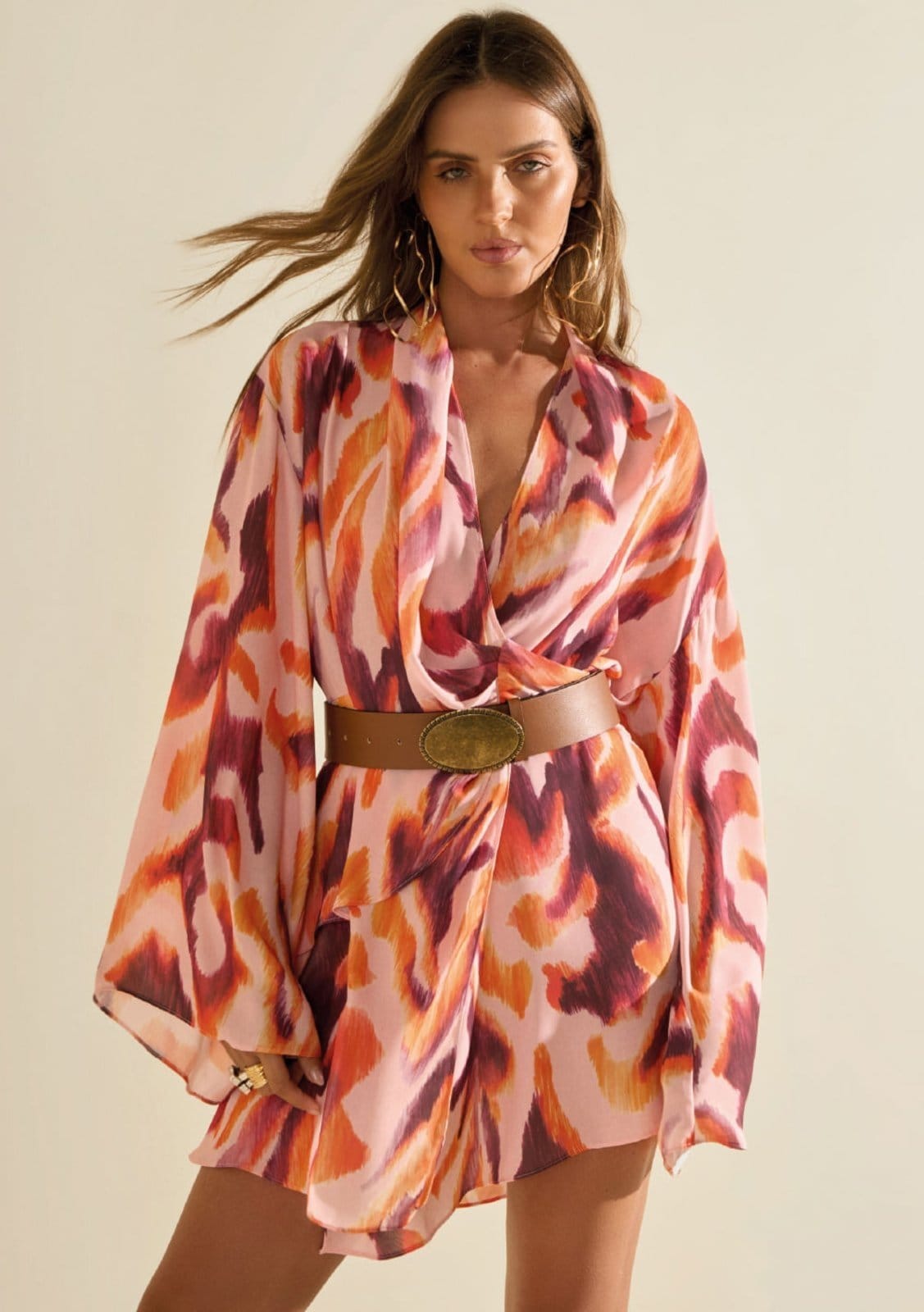 Vista principal Vestido Morena Solto Decote V Manga 3 Quartos Curto Morena Rosa rosa