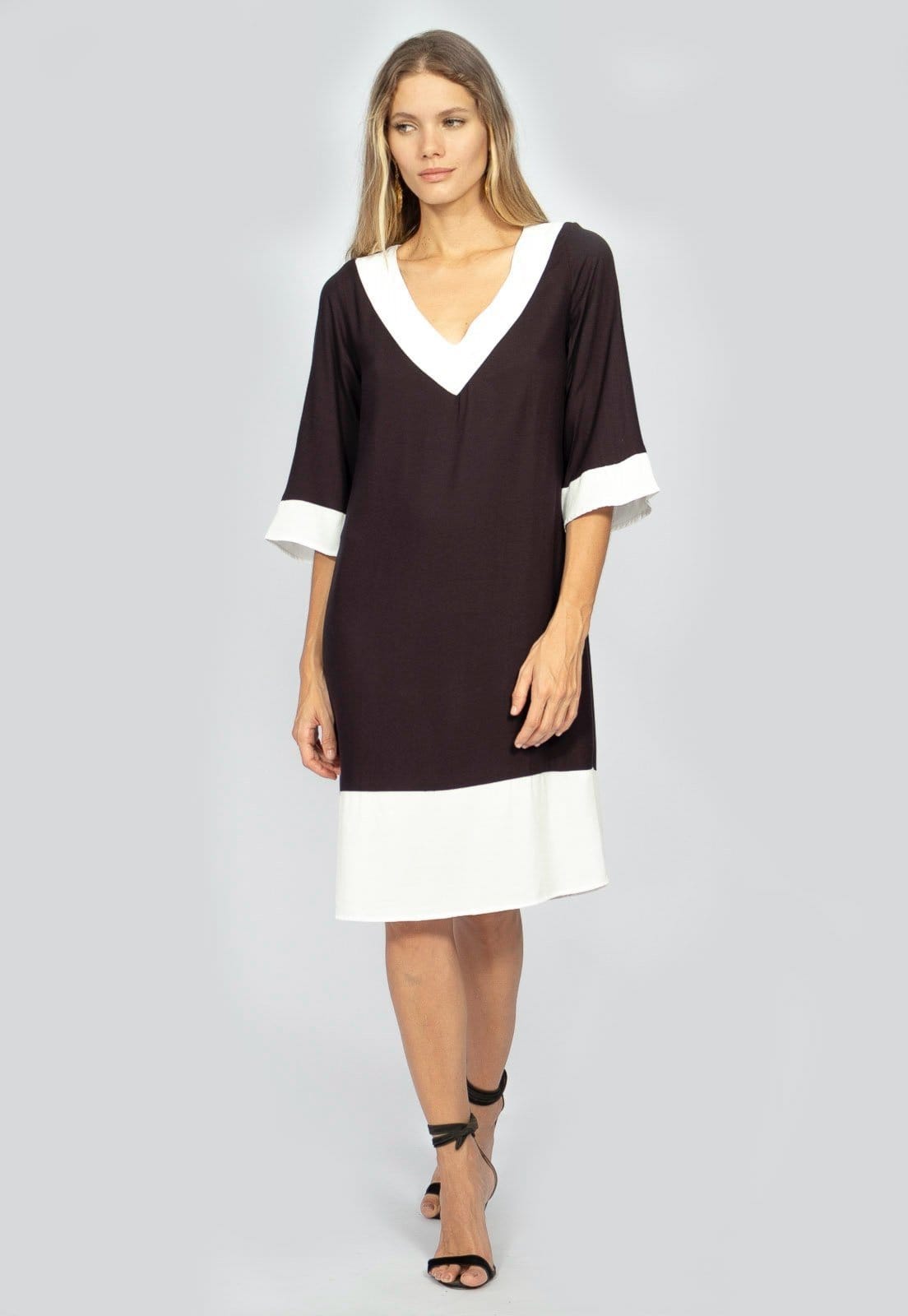 Vista 2 Vestido Curto Amazonia Vital Viscose Amplo Bicolor e Amazonia Vital branco/preto