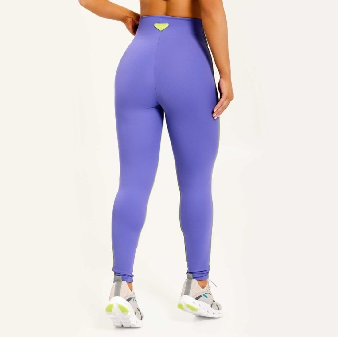 Vista 2 Legging Trace Hortênsia Poliamida Donna Carioca lilás