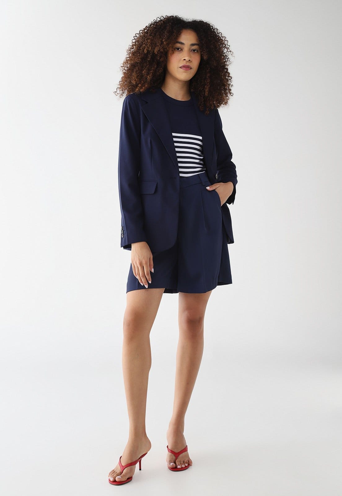 Vista 2 Bermuda Feminina Forum Alfaiataria Forum azul marinho