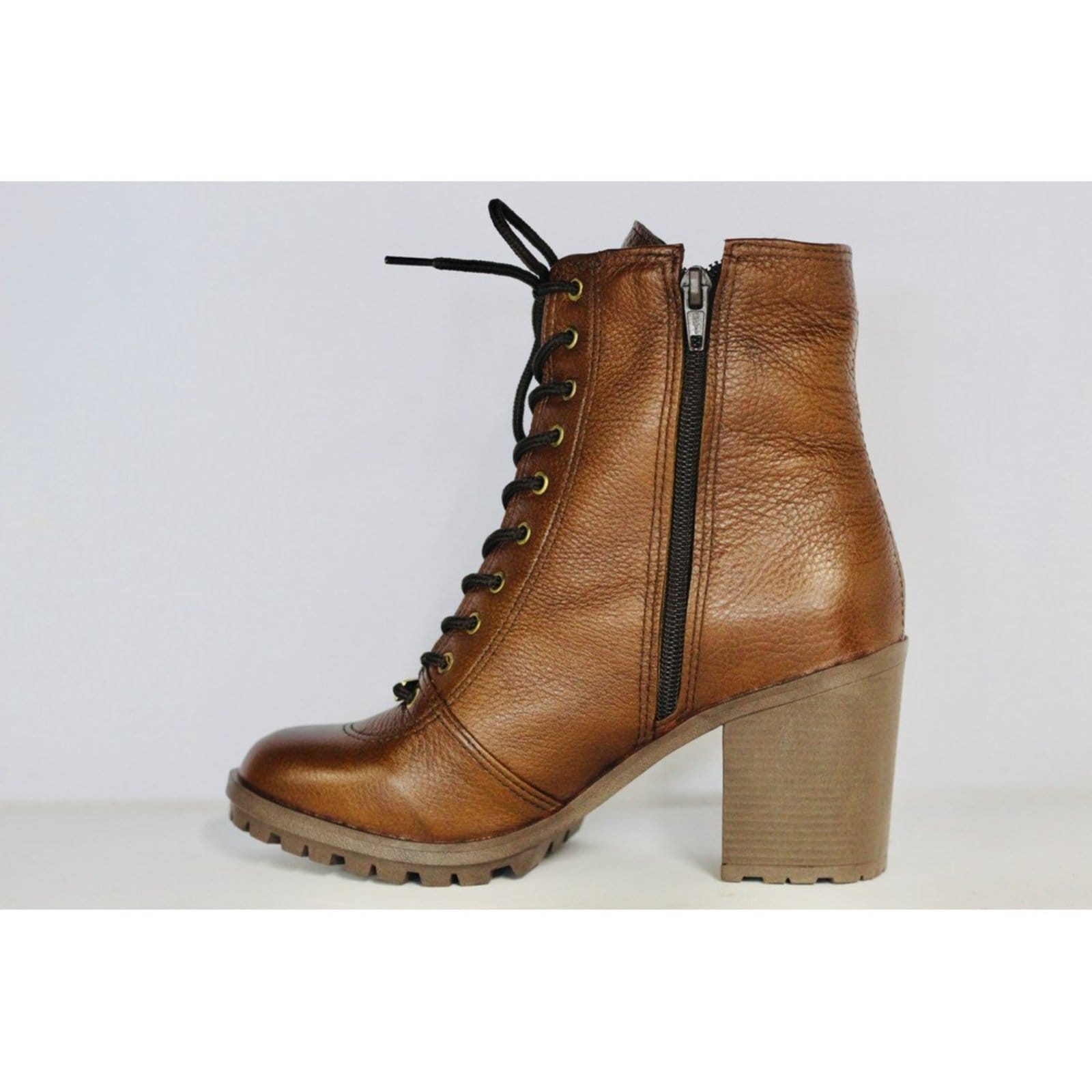 Vista 2 Coturno Com Cadarço Bico Redondo Salto Grosso 6 CM Couro Spinelli caramelo