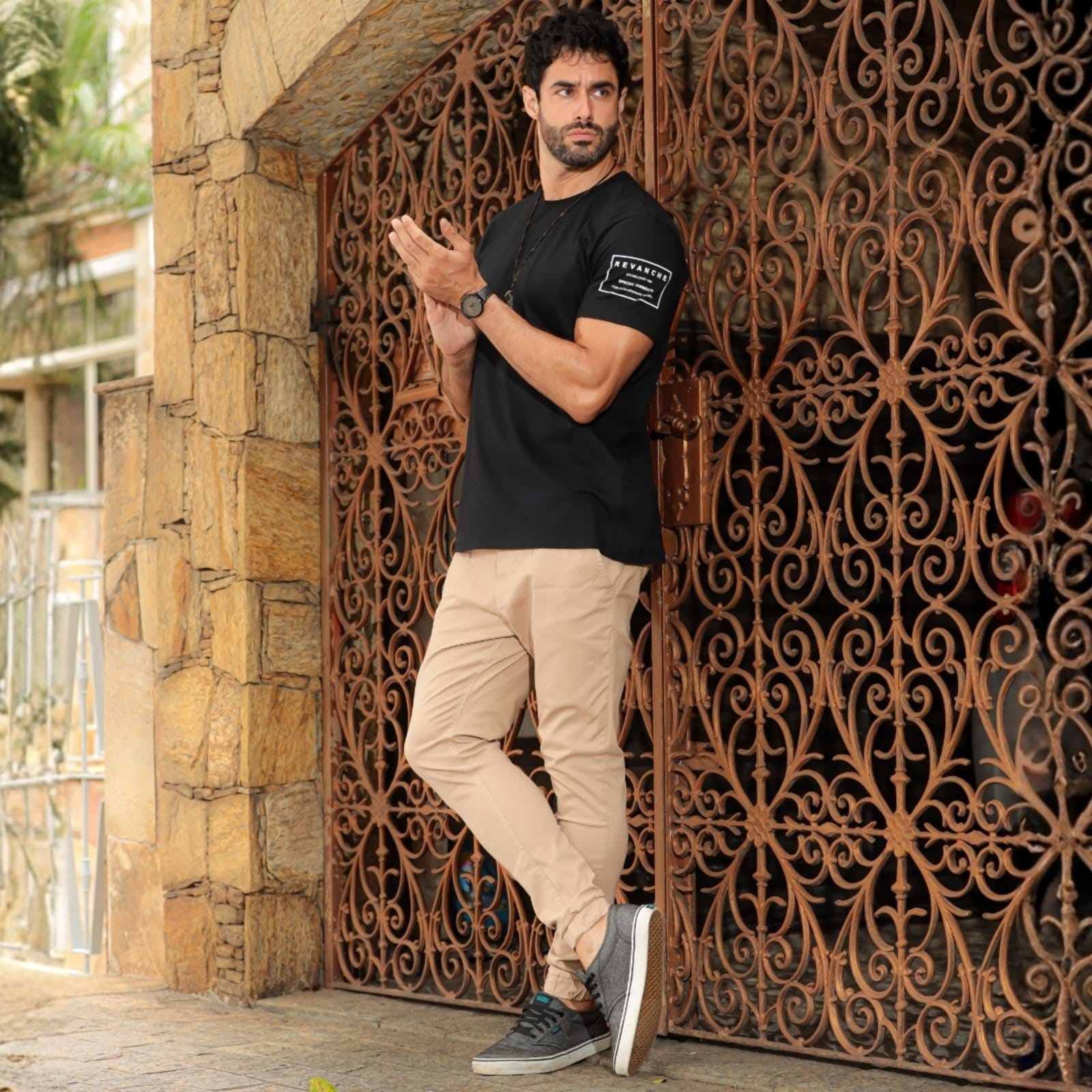 Vista 2 Calça Sarja Jogger Masculina Revanche Belgrado Revanche bege