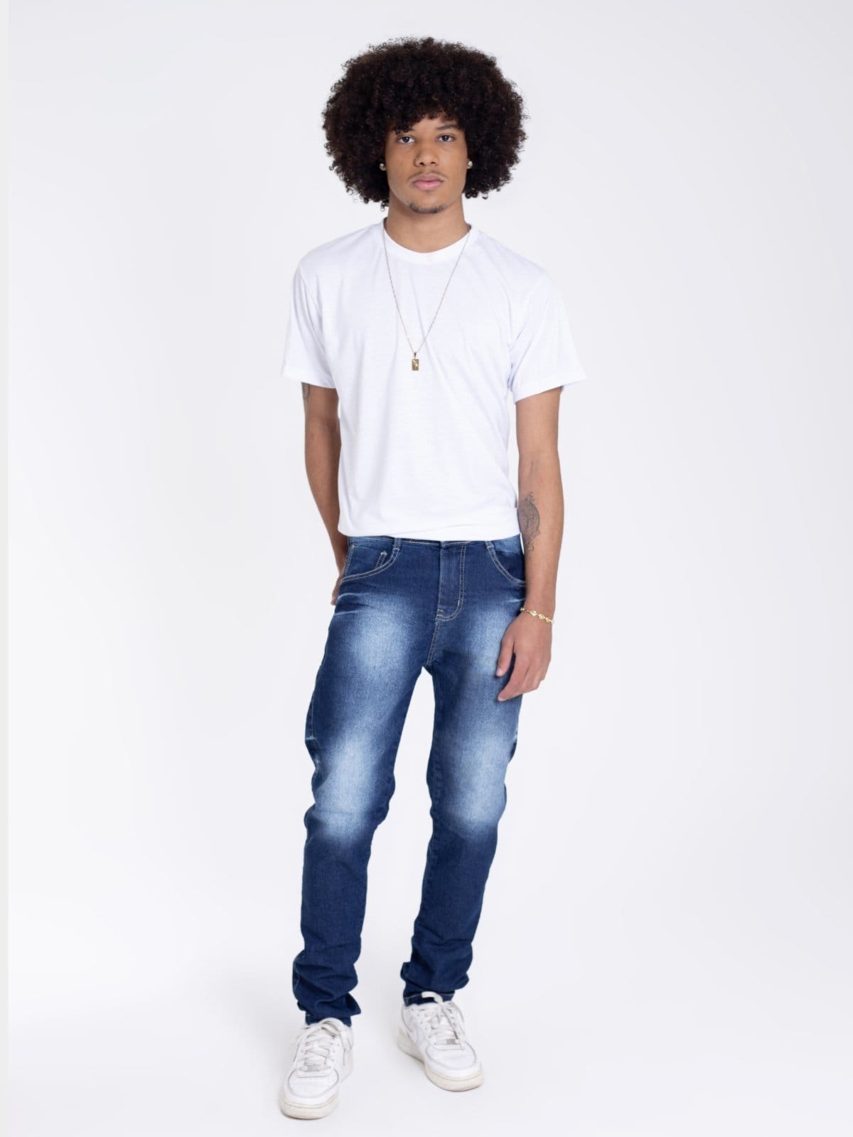 Calça Jeans Masculina Versatti Reta Tradicional Lavagem Marinho Buenos Aires B