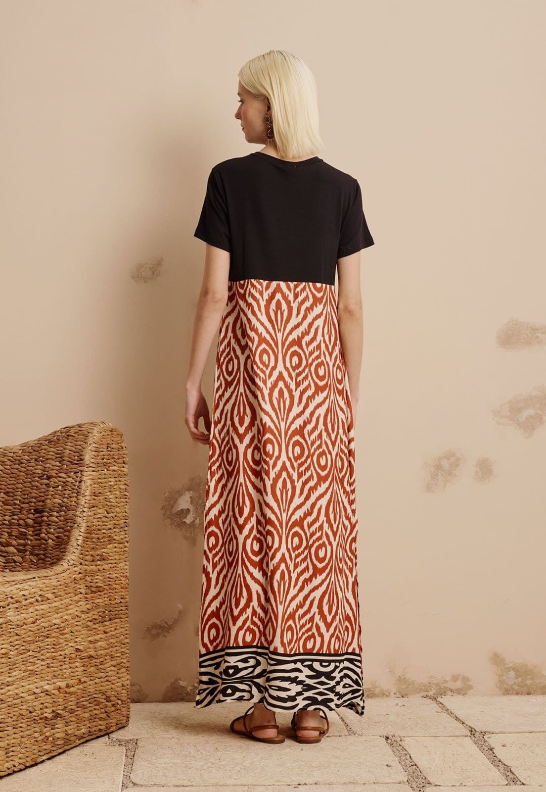 Vista 2 Vestido Maxi Midi Estampado Arumã CaCay marrom